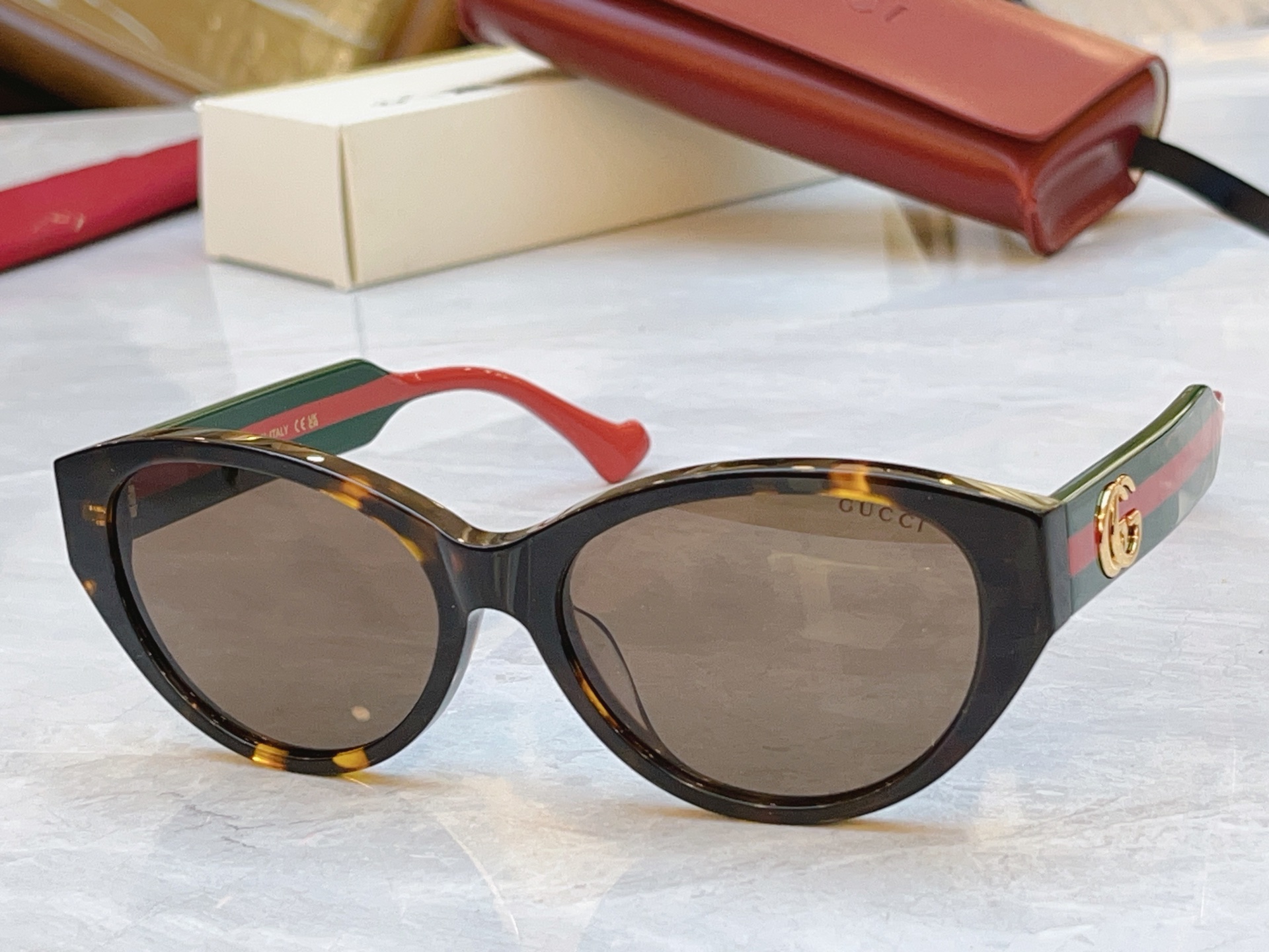 Gucci GUCC*】古*驰新款太阳镜，MODEL：GG1554S，SIZE:52口17-145