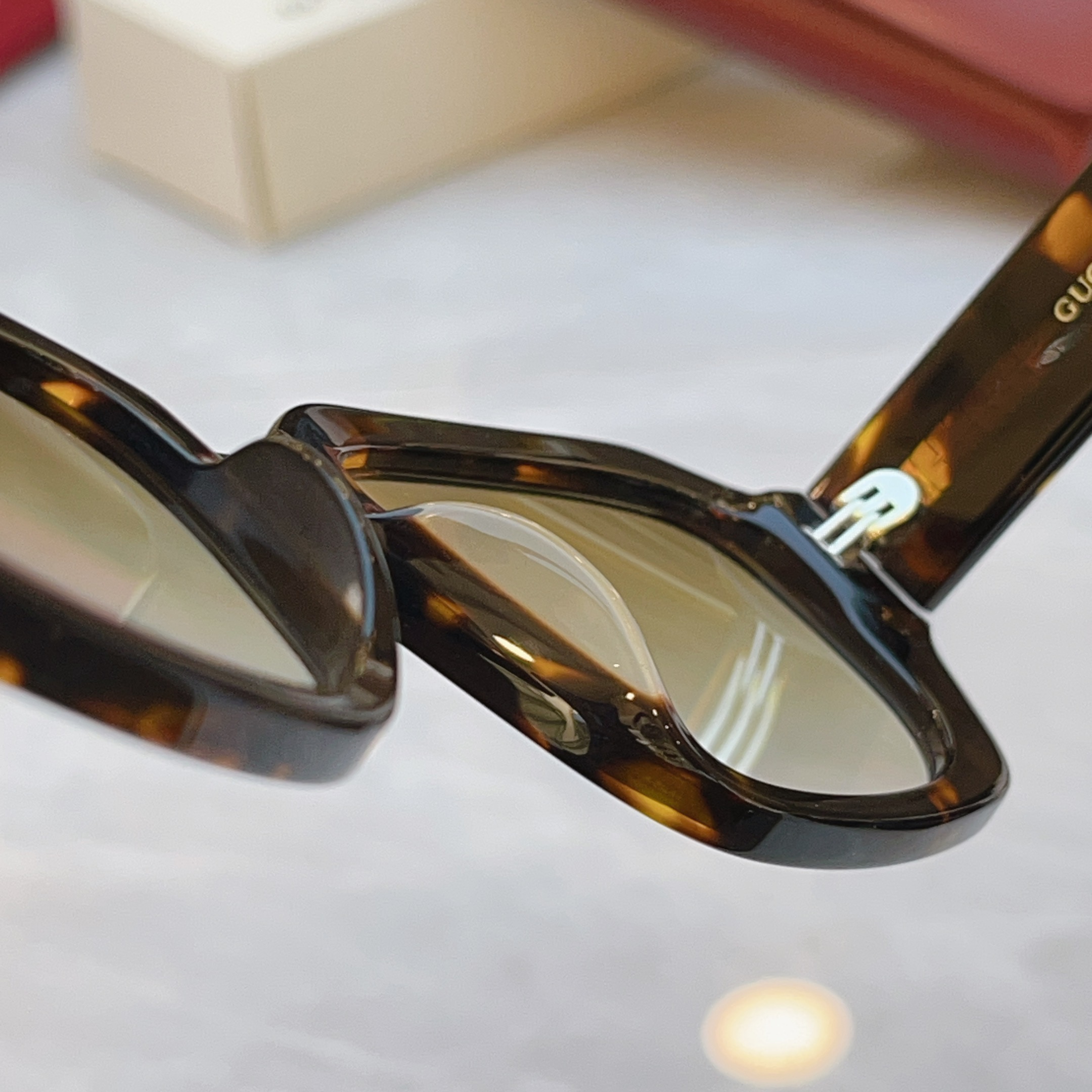 Gucci GUCC*】古*驰新款太阳镜，MODEL：GG1553S，SIZE:54口21-145