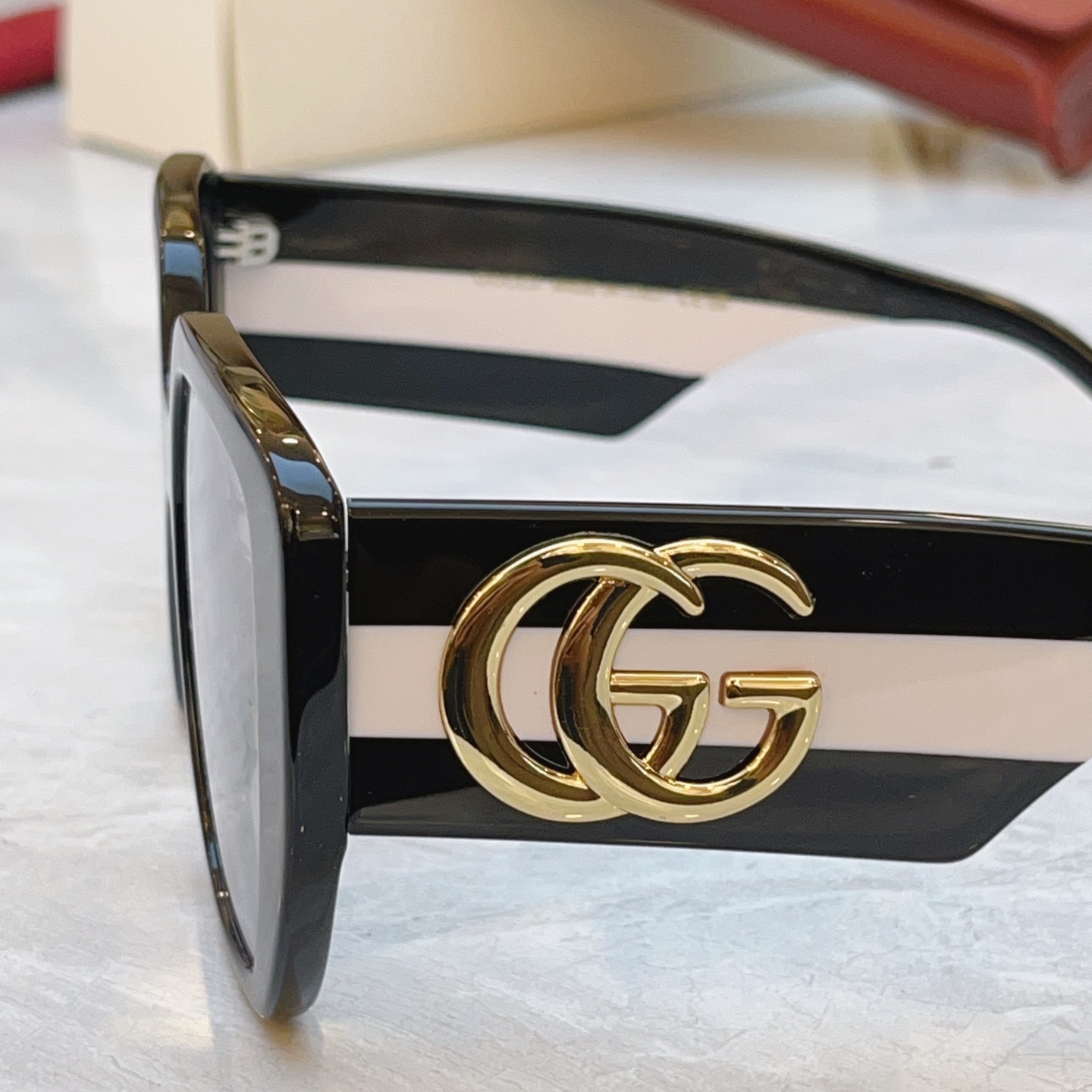 Gucci GUCC*】古*驰新款太阳镜，MODEL：GG0956S，SIZE:54口18-145