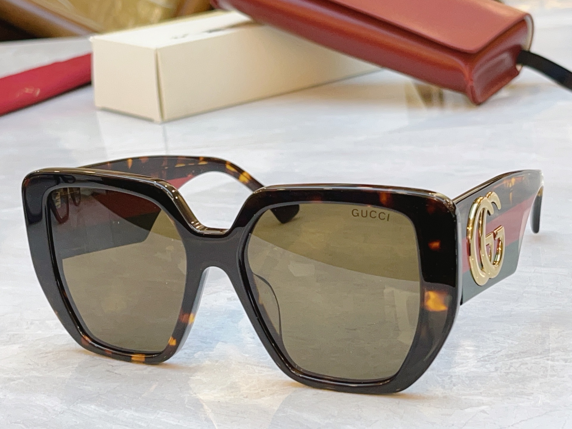 Gucci GUCC*】古*驰新款太阳镜，MODEL：GG0956S，SIZE:54口18-145