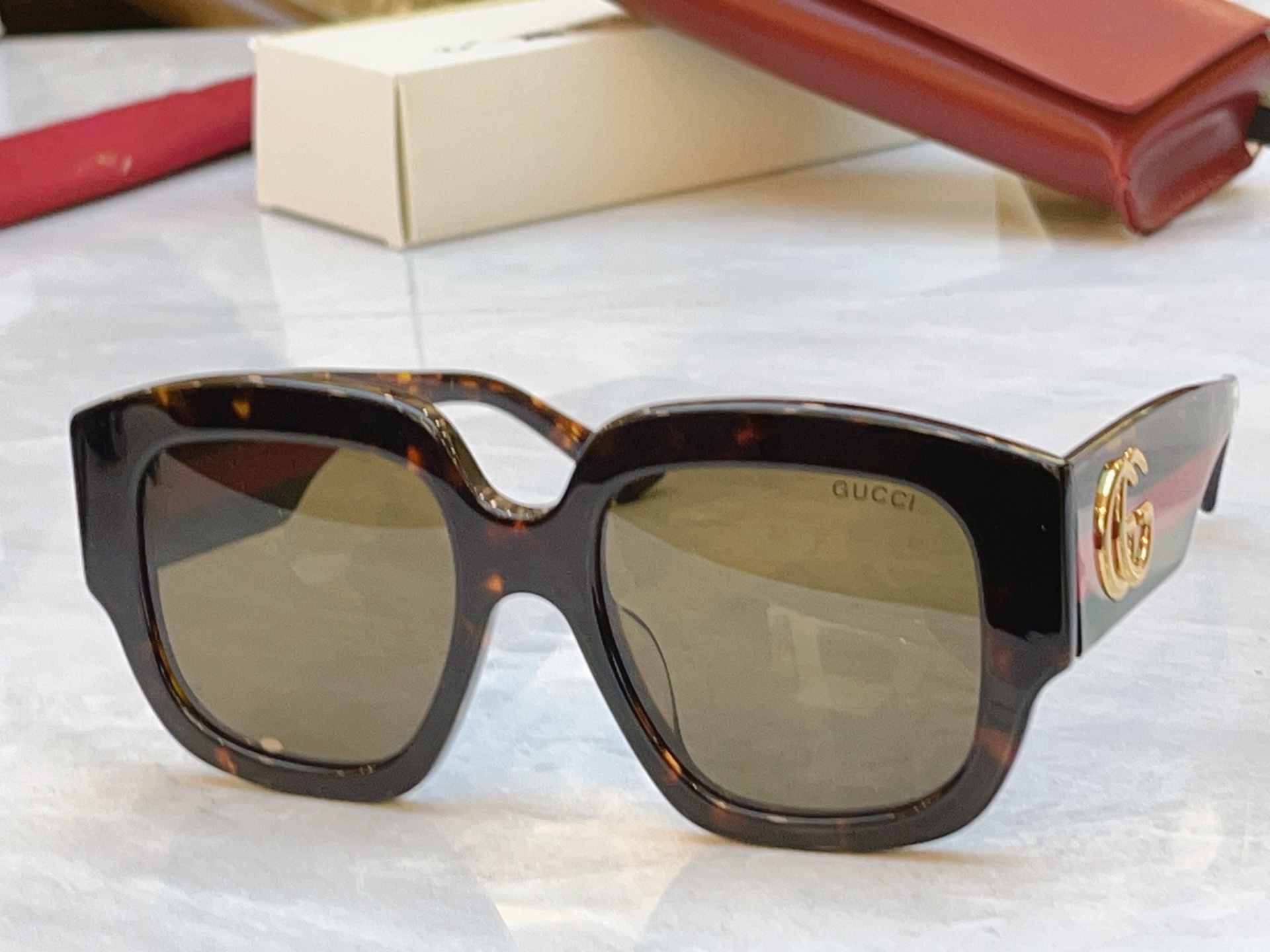 Gucci GUCC*】古*驰新款太阳镜，MODEL：GG1546S，SIZE:52口20-145