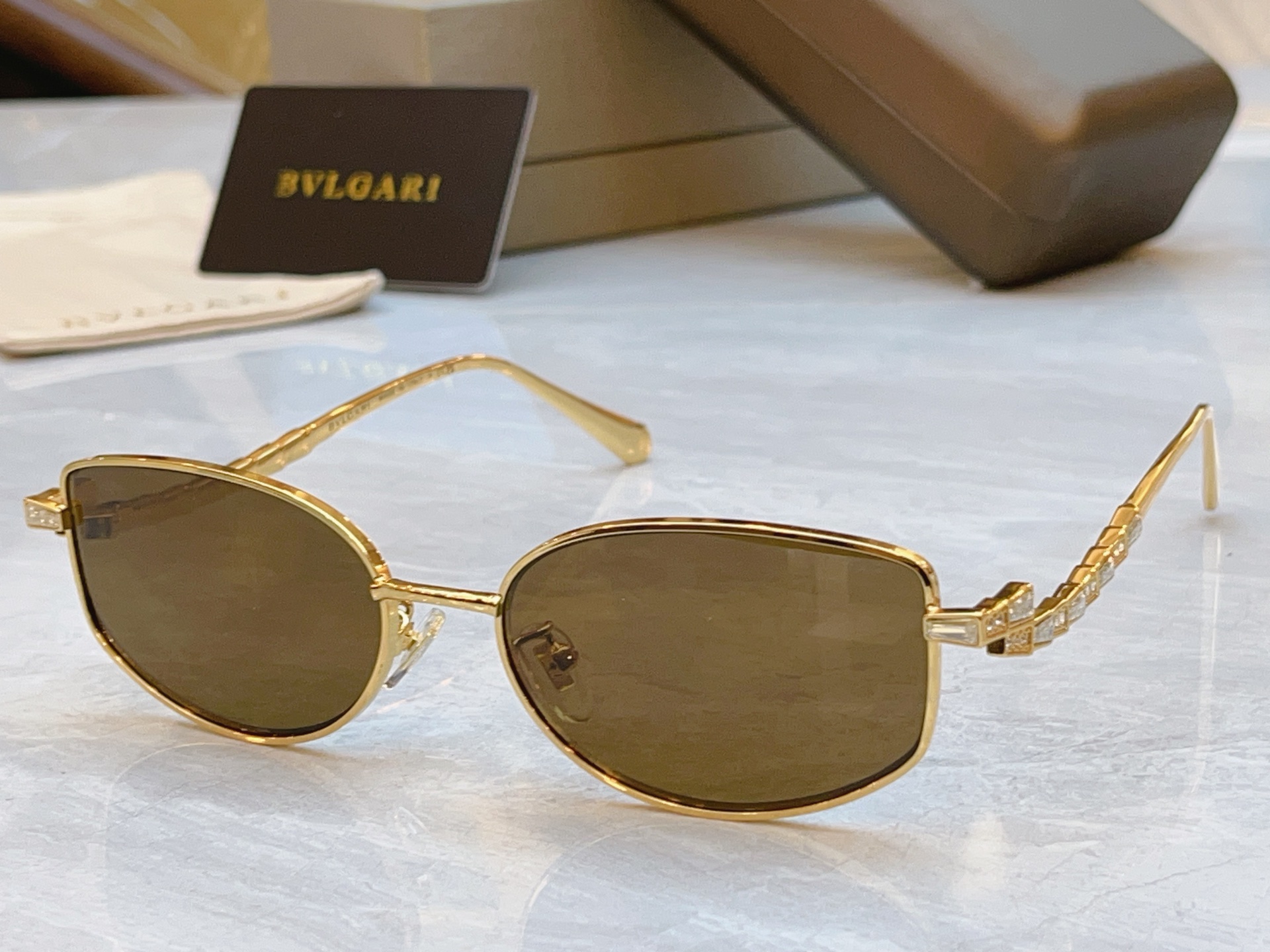 Bvlgari BVLGA*】宝格*丽新款太阳镜，MODEL：BV 1803LU，SIZE：56口17-142