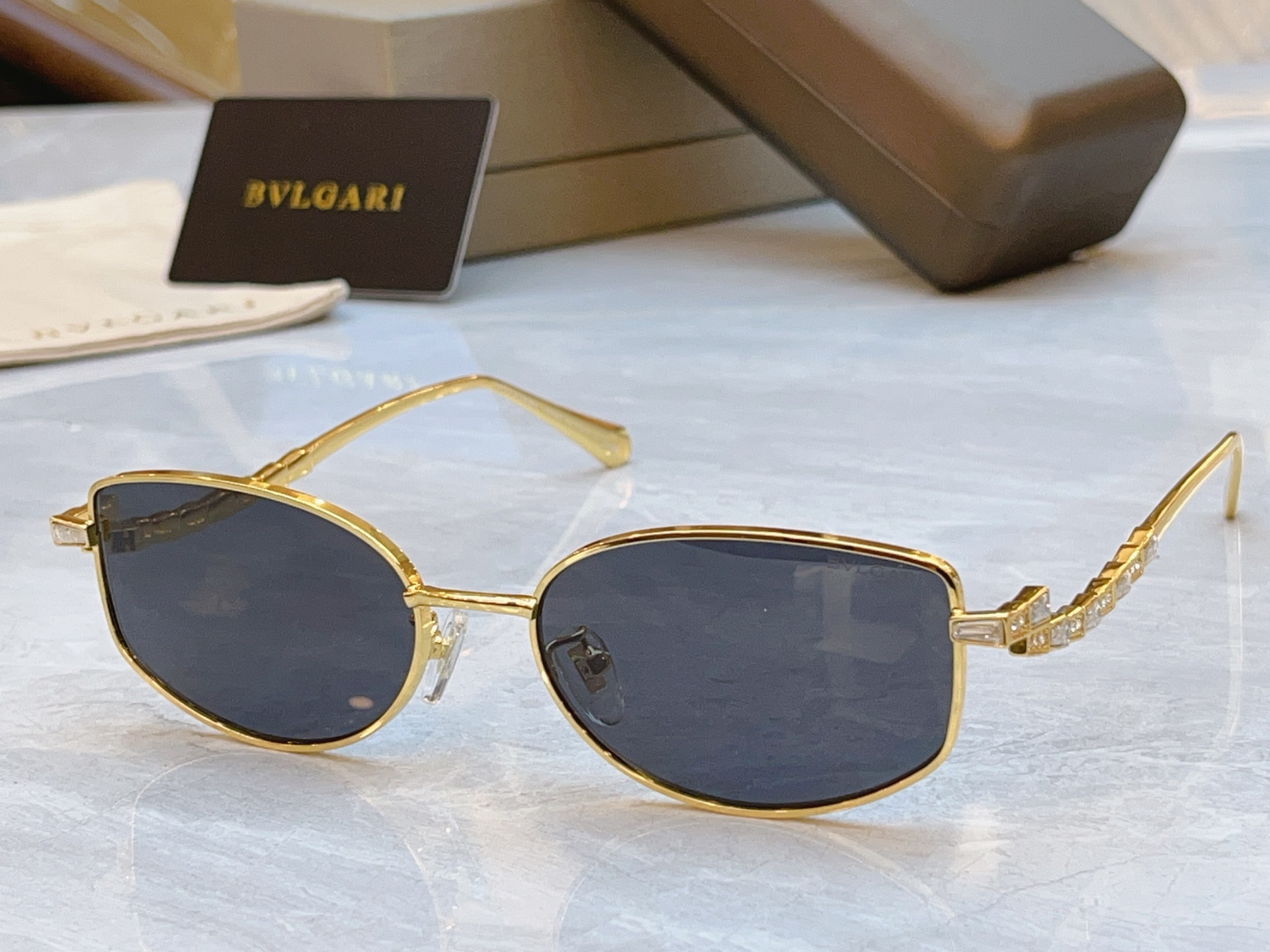 Bvlgari BVLGA*】宝格*丽新款太阳镜，MODEL：BV 1803LU，SIZE：56口17-142