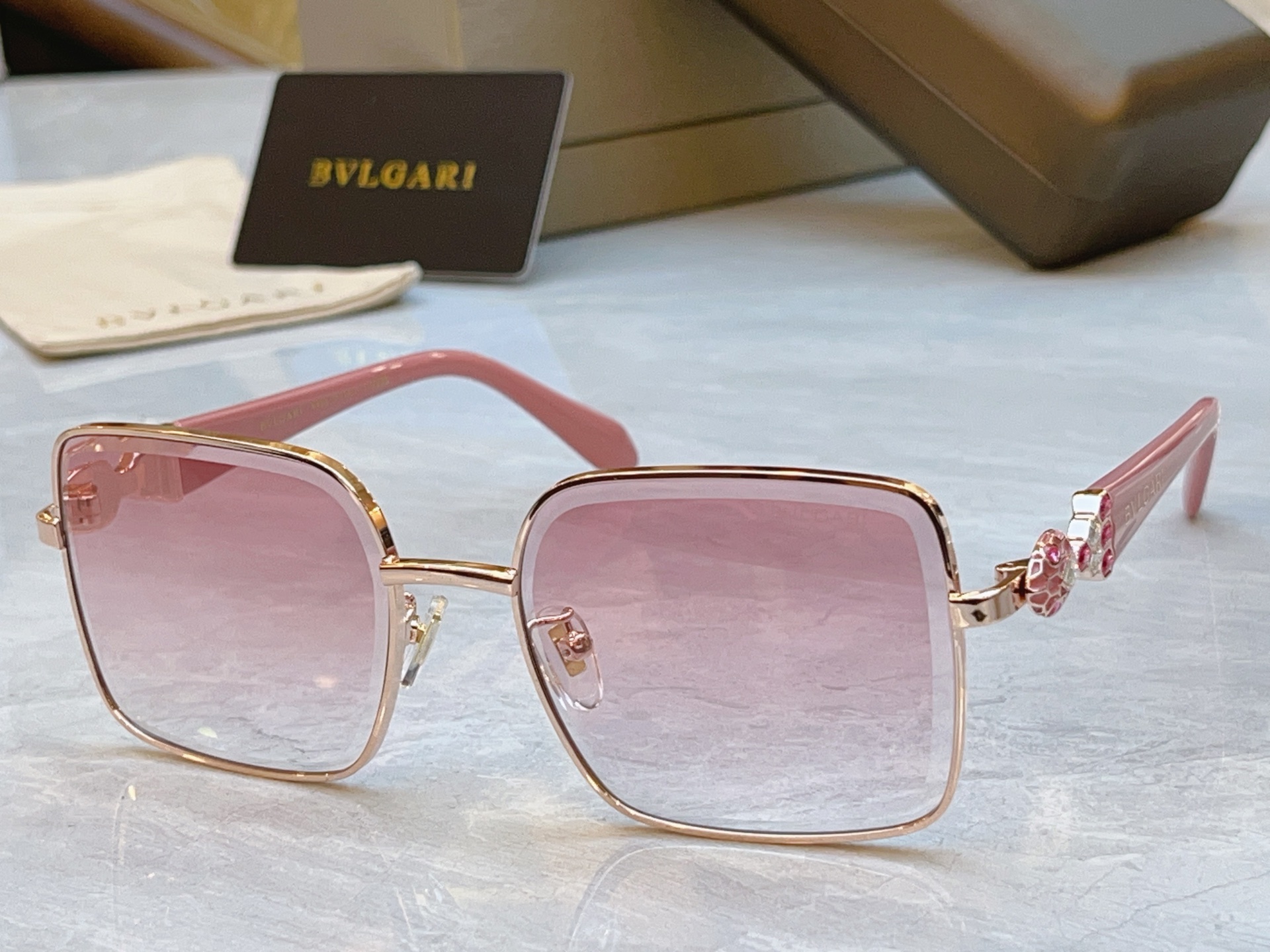 Bvlgari BVLGA*】宝格*丽新款太阳镜，MODEL：BV 1810LU，SIZE：56口18-145
