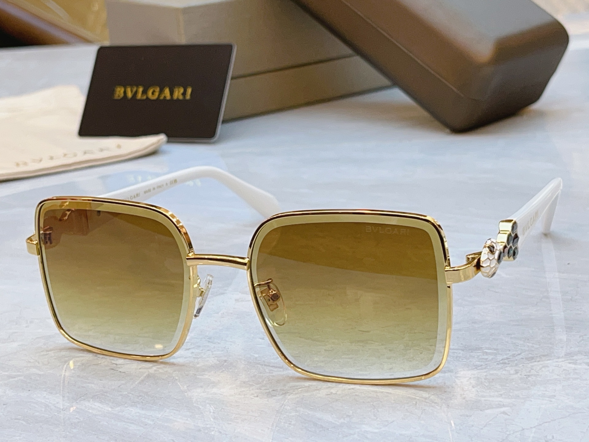 Bvlgari BVLGA*】宝格*丽新款太阳镜，MODEL：BV 1810LU，SIZE：56口18-145