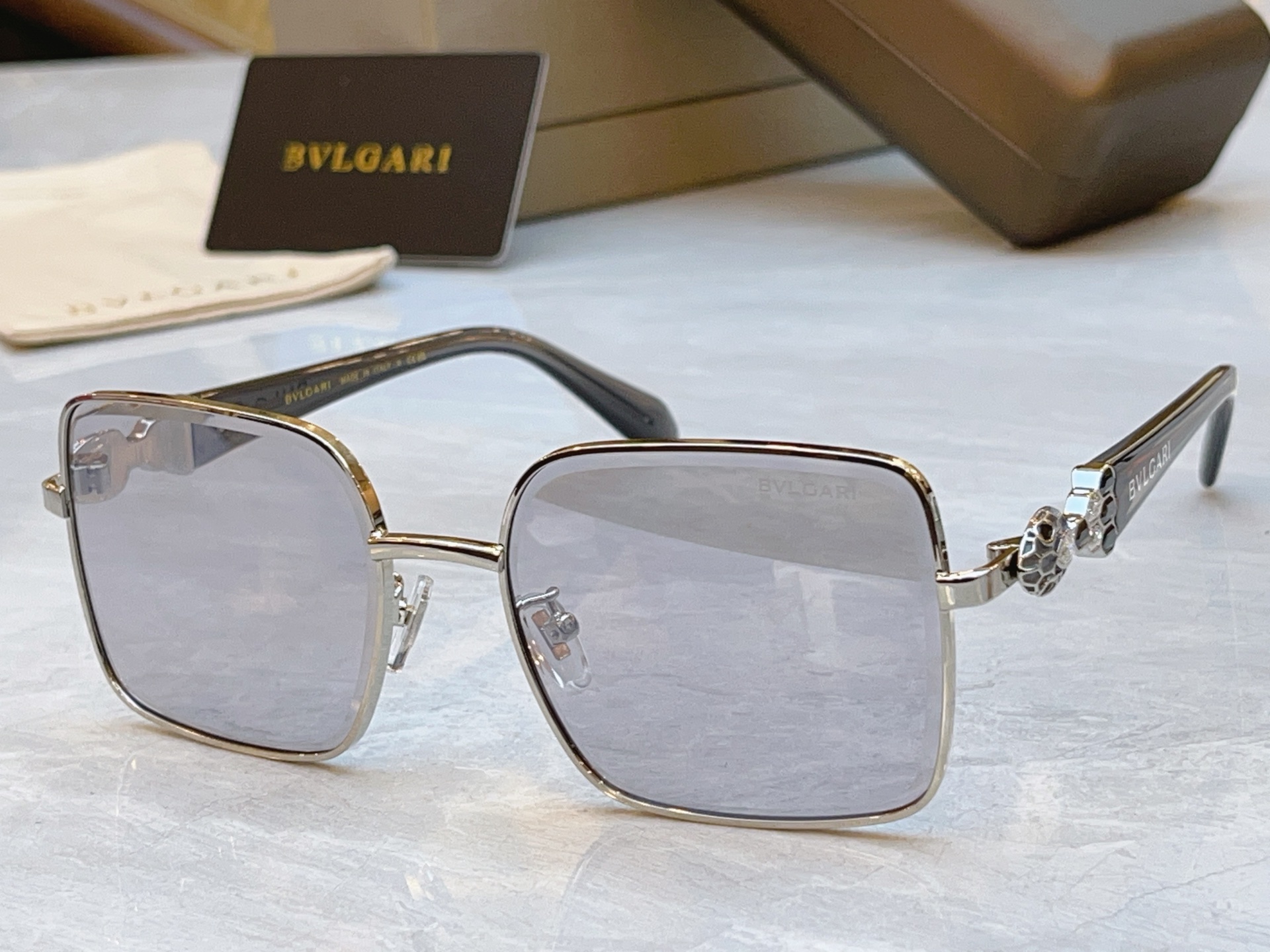 Bvlgari BVLGA*】宝格*丽新款太阳镜，MODEL：BV 1810LU，SIZE：56口18-145