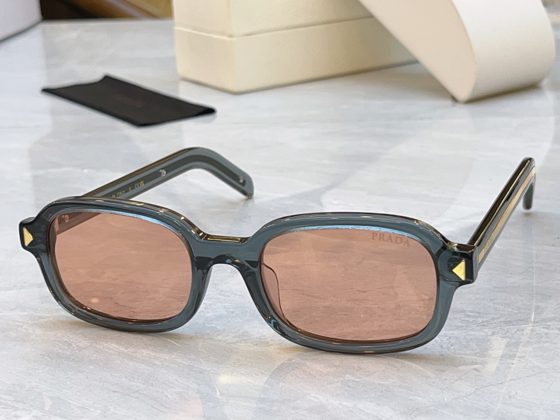 ，【PRAD*】普拉*达新款太阳镜🕶️，MODEL：PR 2201S，SIZE：53口21-148