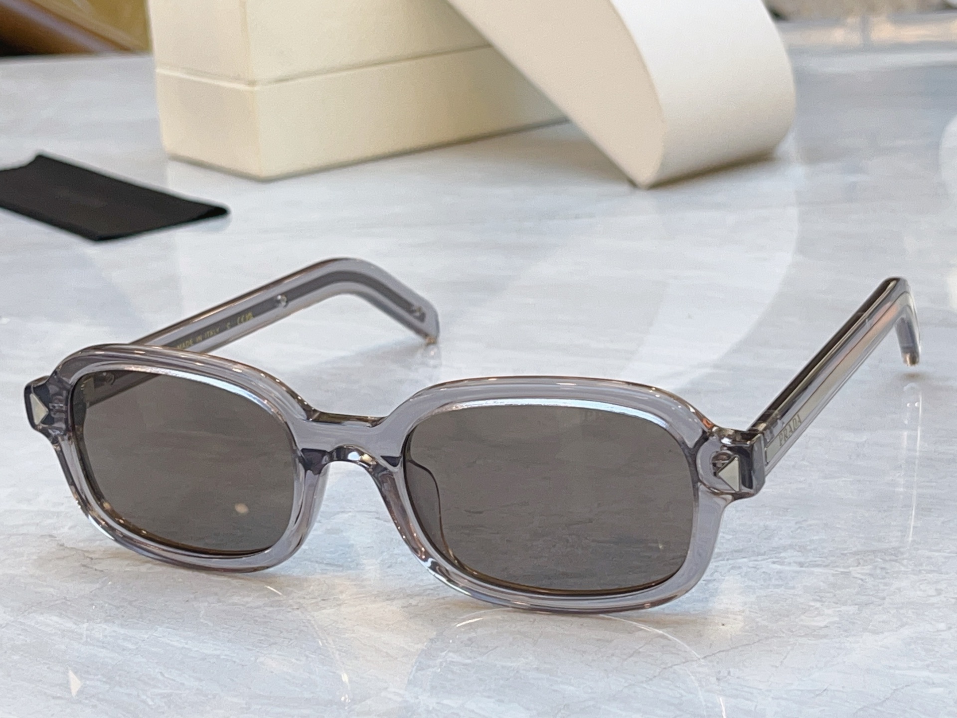 ，【PRAD*】普拉*达新款太阳镜🕶️，MODEL：PR 2201S，SIZE：53口21-148