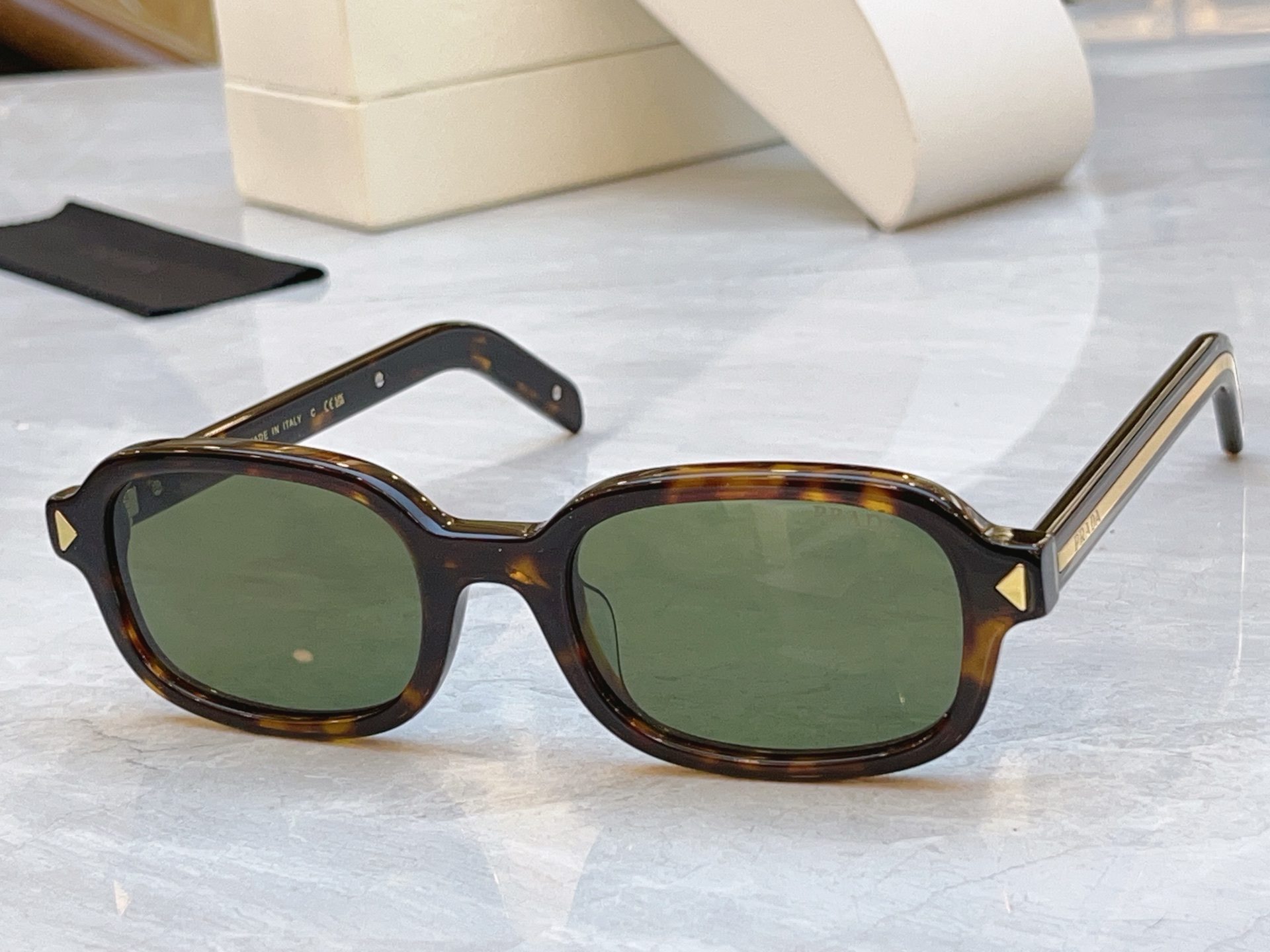 Prada MODEL： 2201S，SIZE：53口21-148