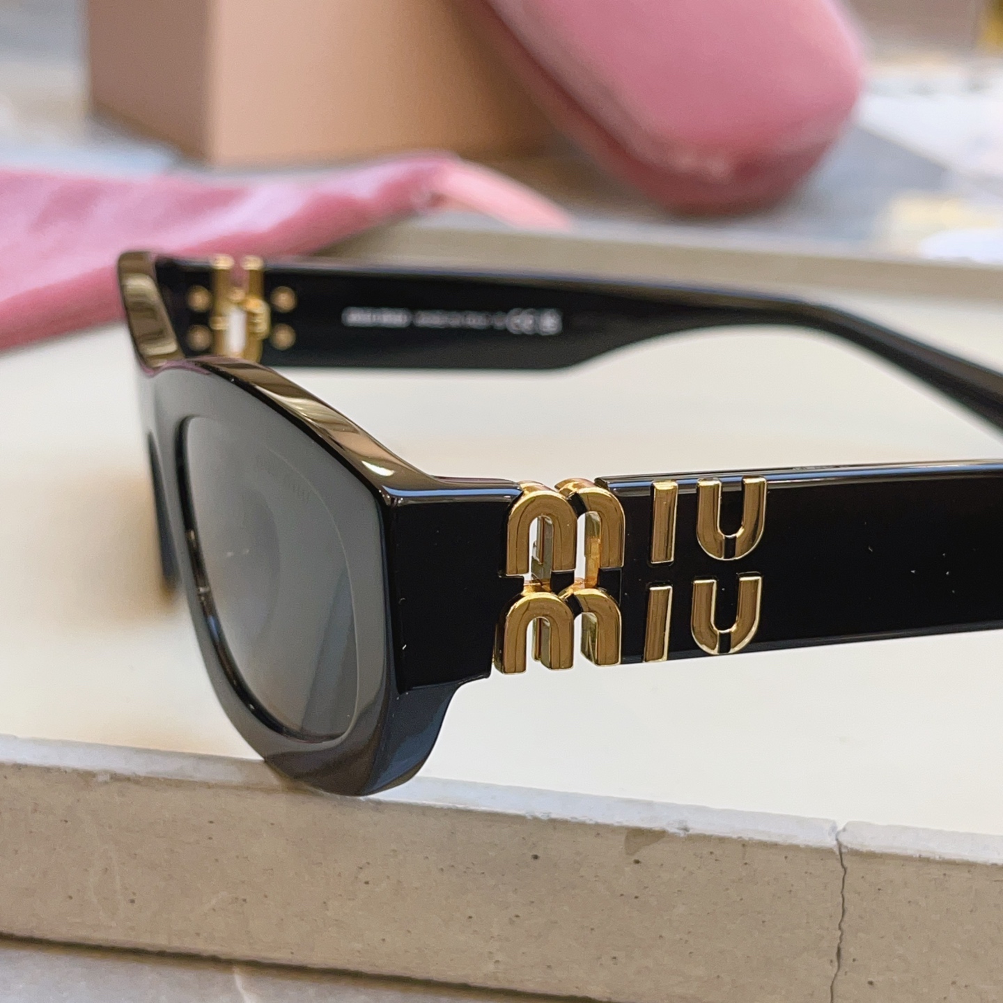 ，【MIUMI*】缪*缪新款太阳镜🕶️，Mod:SMU B04-F，SIZE:53口22-135 高品质