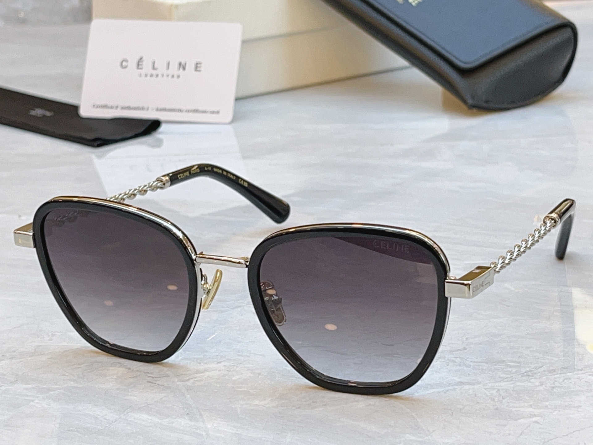 ，【CELIN*】赛*琳新款太阳镜， MODEL:CL42125U，SIZE: 56口22-145