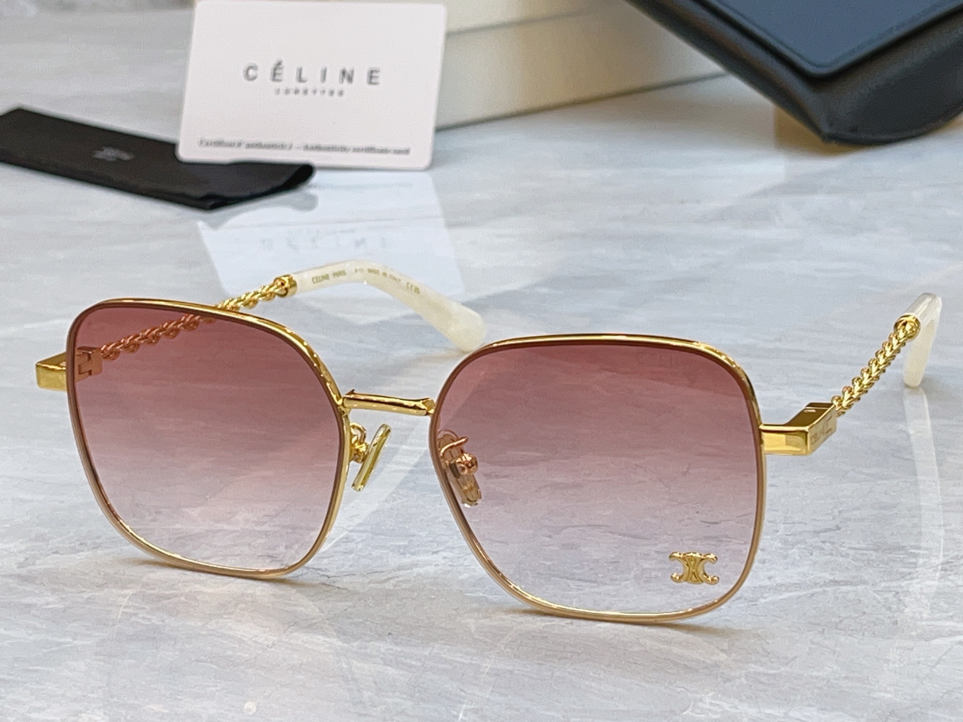 ，【CELIN*】赛*琳新款太阳镜， MODEL:CL42126U，SIZE: 59口18-145