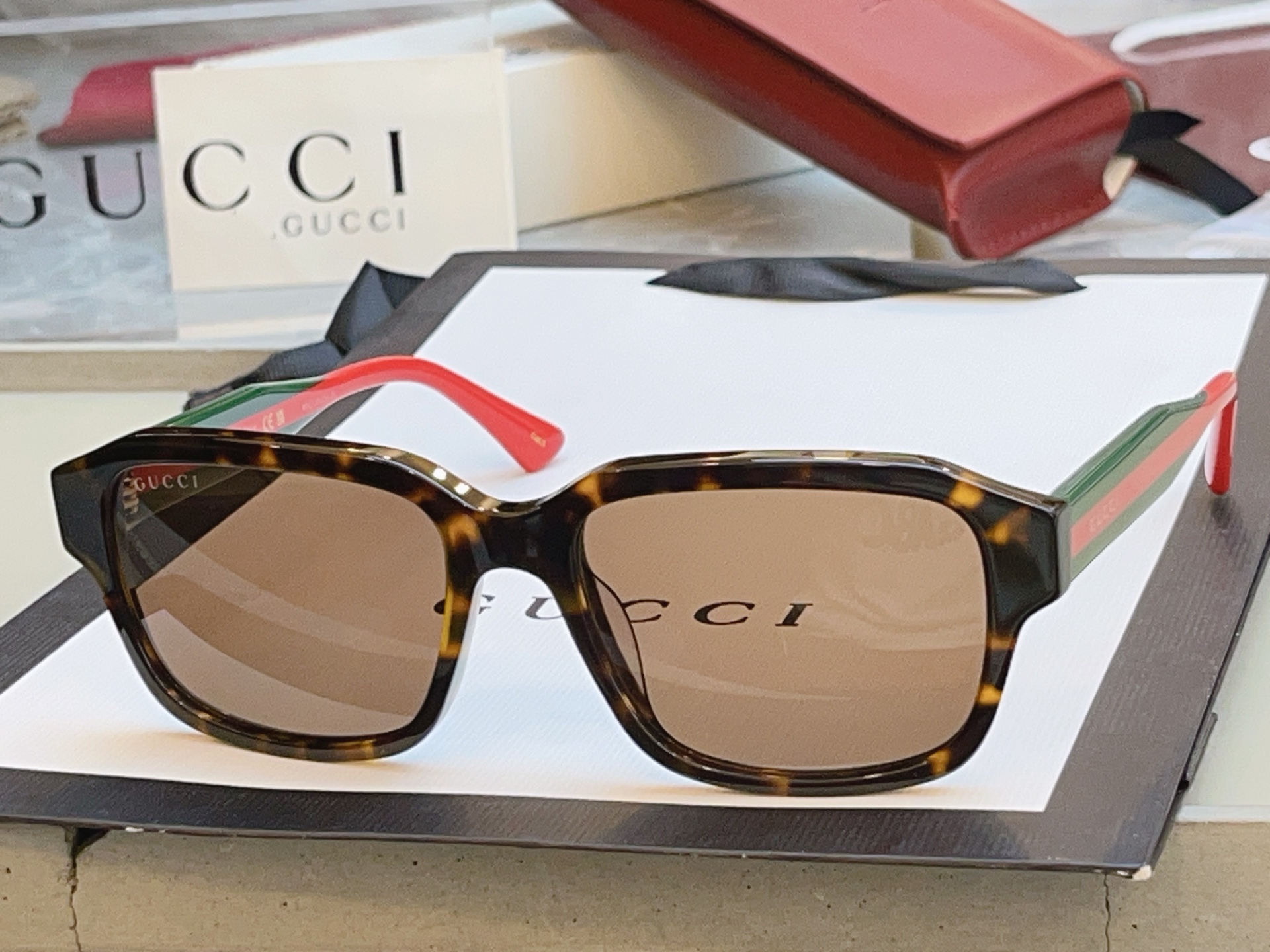 ，【GUCC*】古*驰新款眼镜架 高版本✨，MODEL：GG2120SA，SIZE:55口19-145 