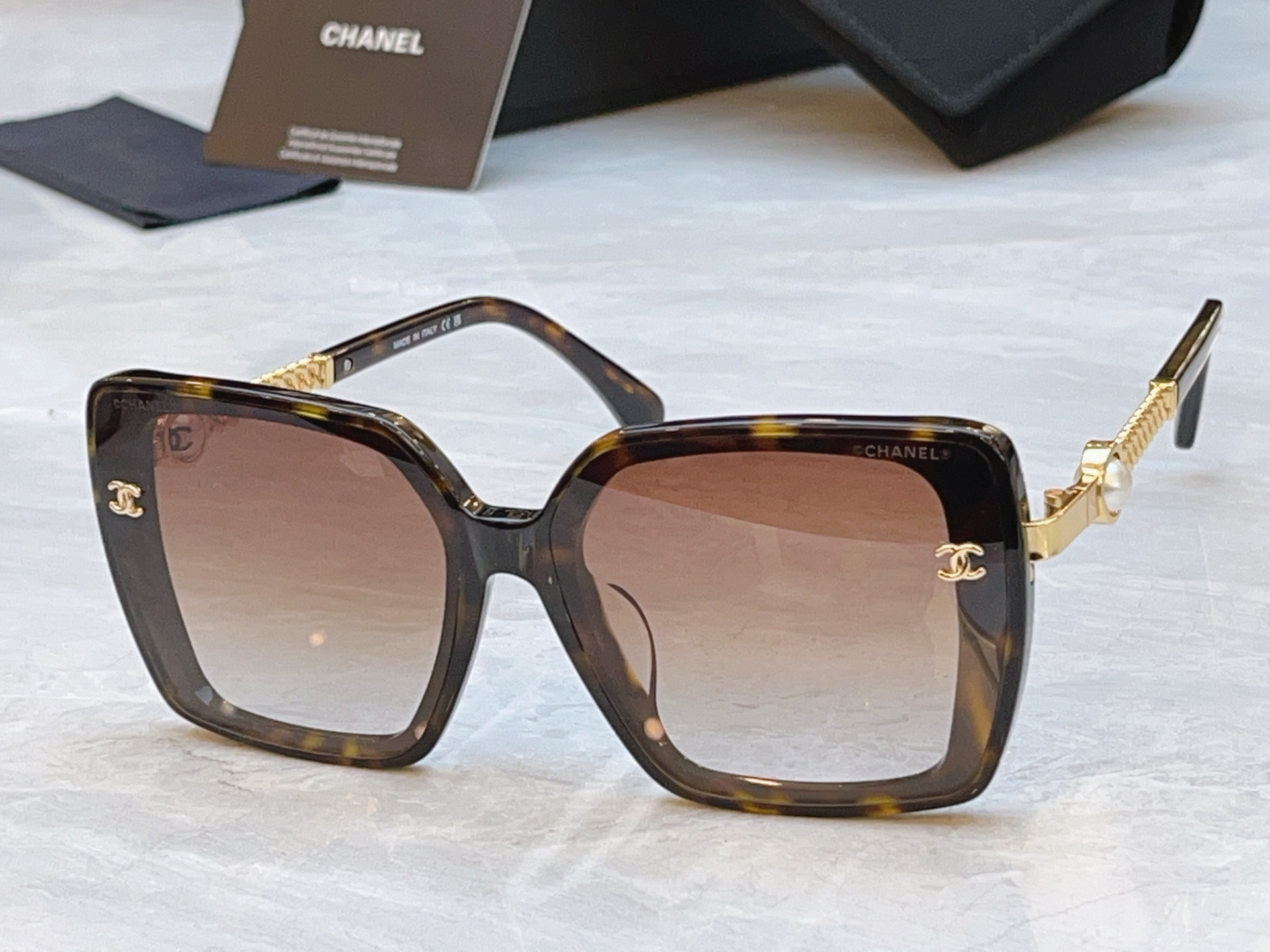 ，【CHANE*】香奈儿新款太阳镜，MODEL：CH5006B，SIZE：61口15-145