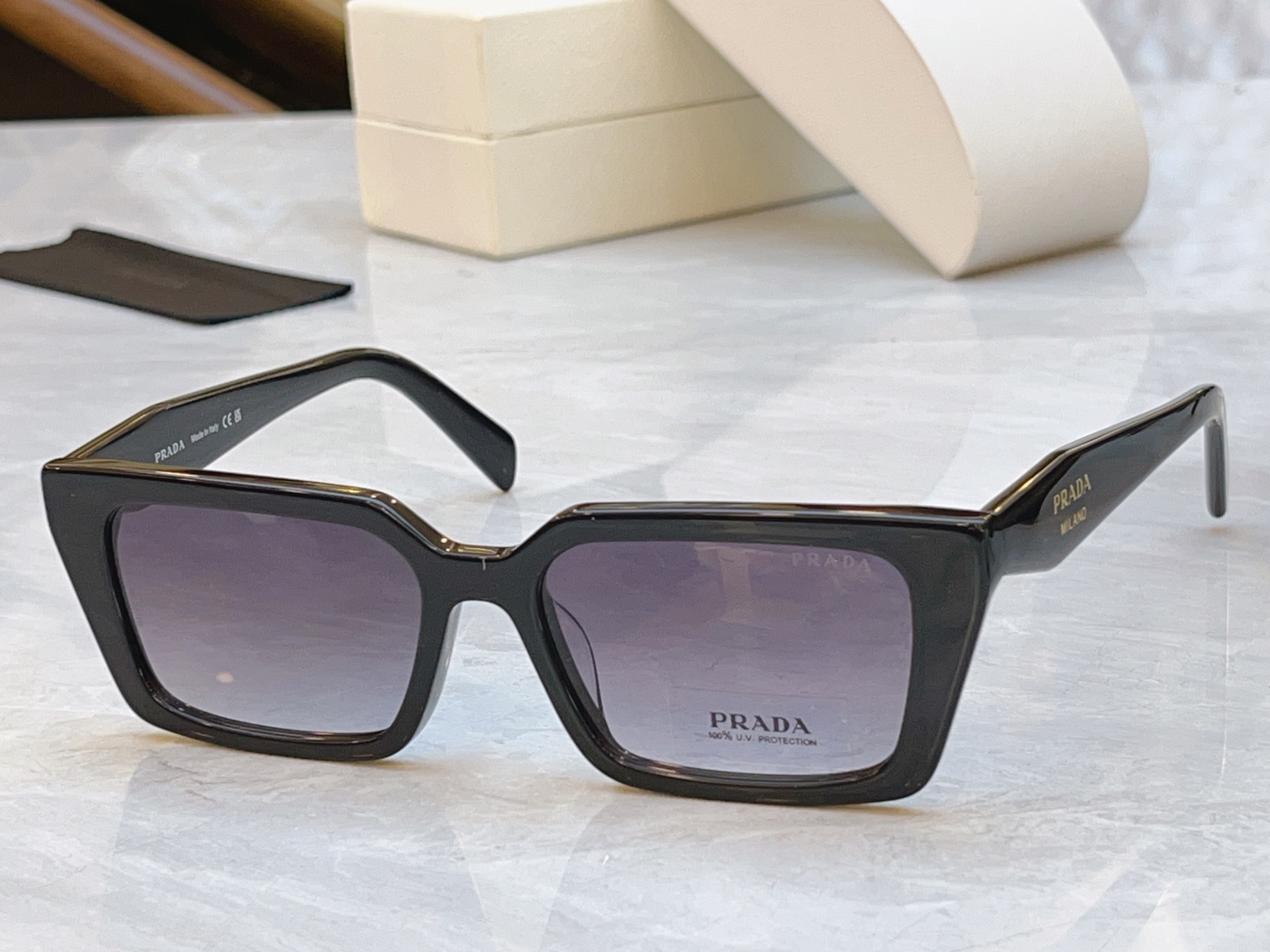 ，【PRAD*】普拉*达新款太阳镜🕶️，MODEL：PR D05SF，SIZE：55口18-140