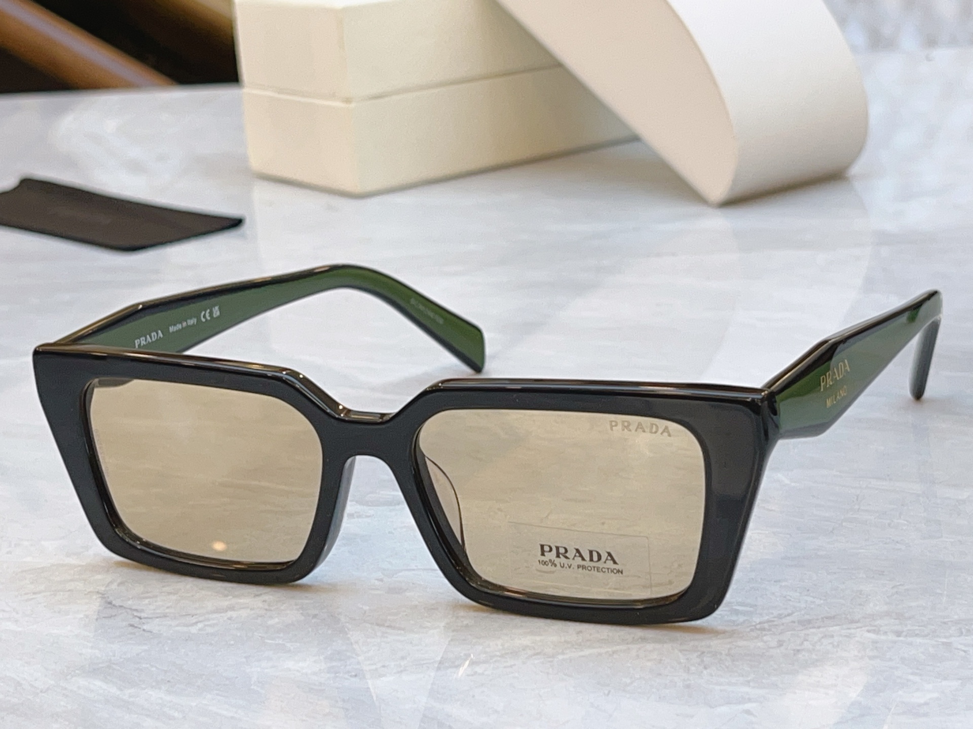 ，【PRAD*】普拉*达新款太阳镜🕶️，MODEL：PR D05SF，SIZE：55口18-140