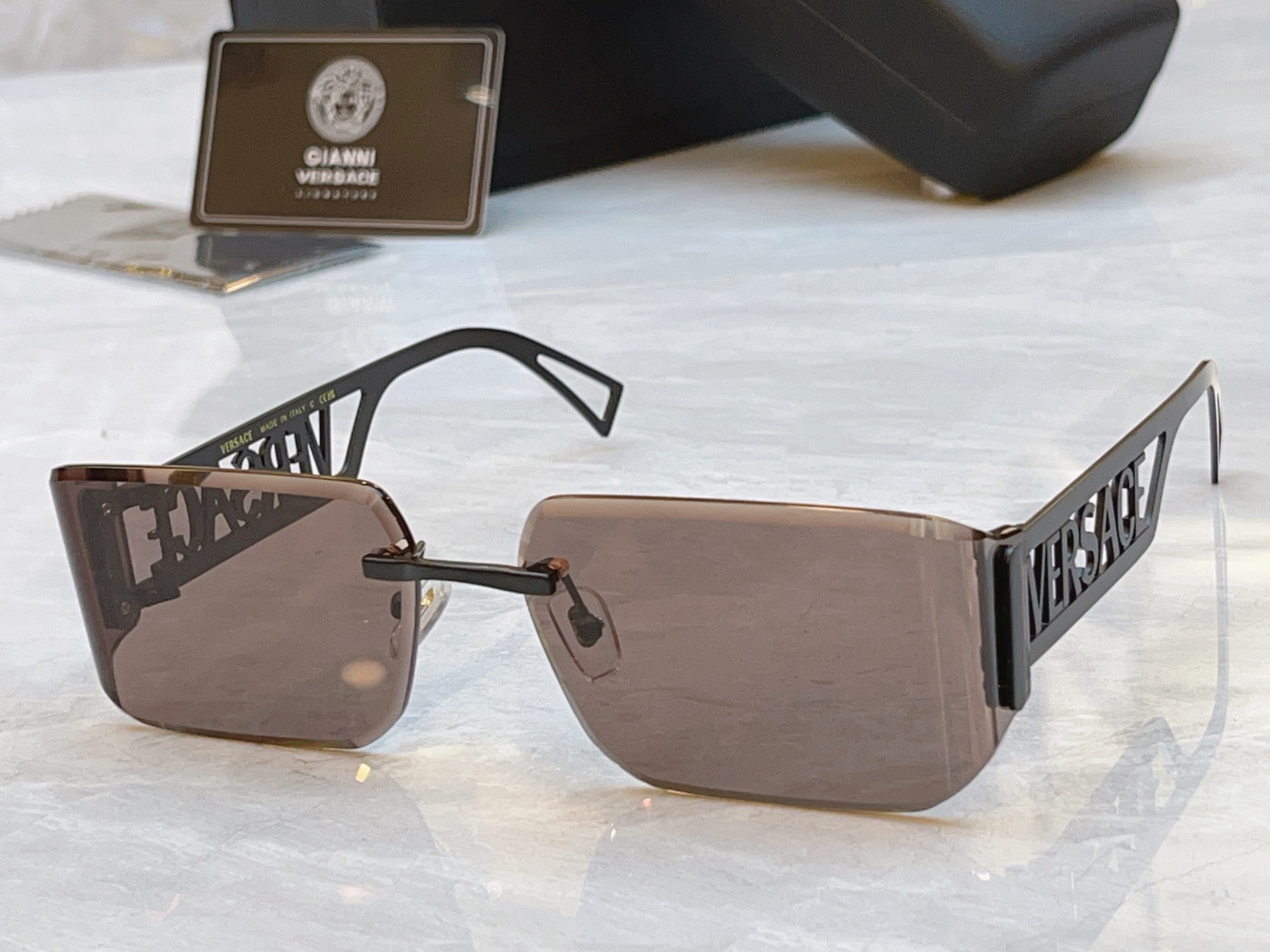 ，【VERSAC*】范思*哲新款太阳镜，MODEL：VE 6776，SIZE：151口0-130