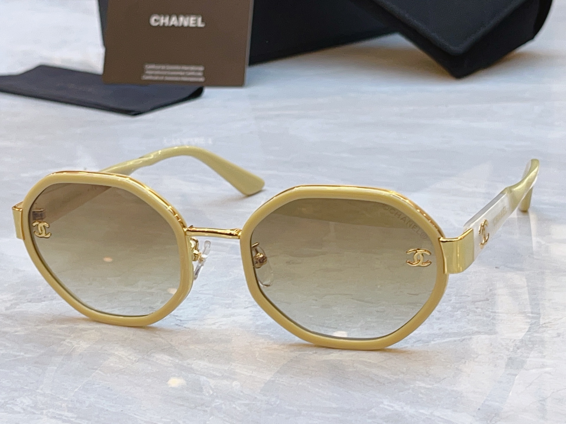 ，【CHANE*】香奈儿新款太阳镜，MODEL：CH5490-H，SIZE：56口22-145