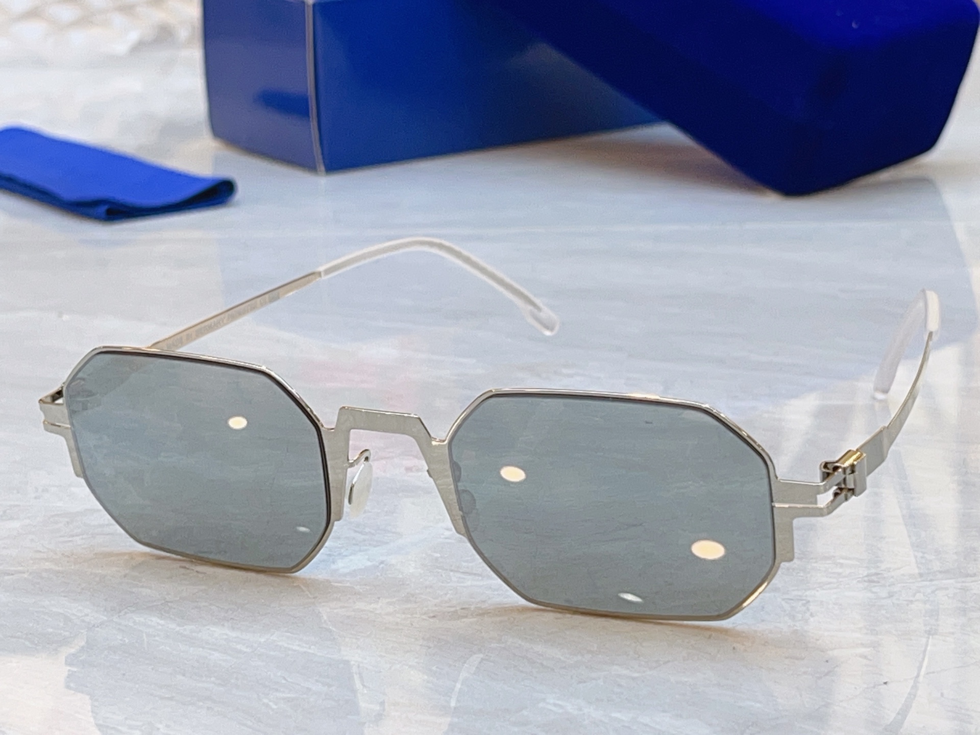 ，【MYKITA】马吉*他新款太阳镜，Mod:STUDIO15.1，SIZE:51口23-140