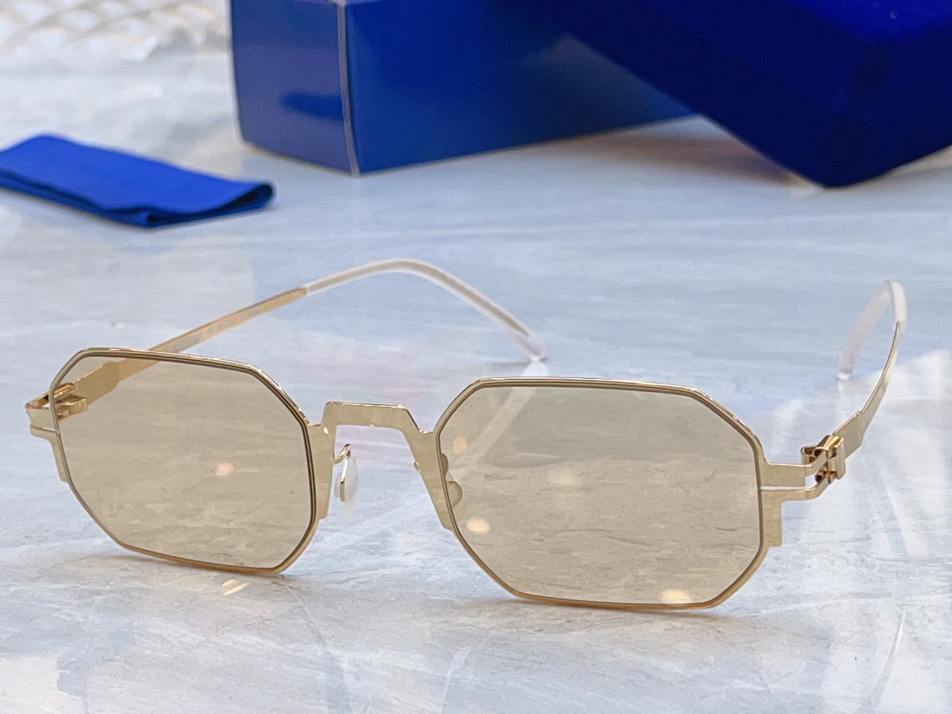 ，【MYKITA】马吉*他新款太阳镜，Mod:STUDIO15.1，SIZE:51口23-140