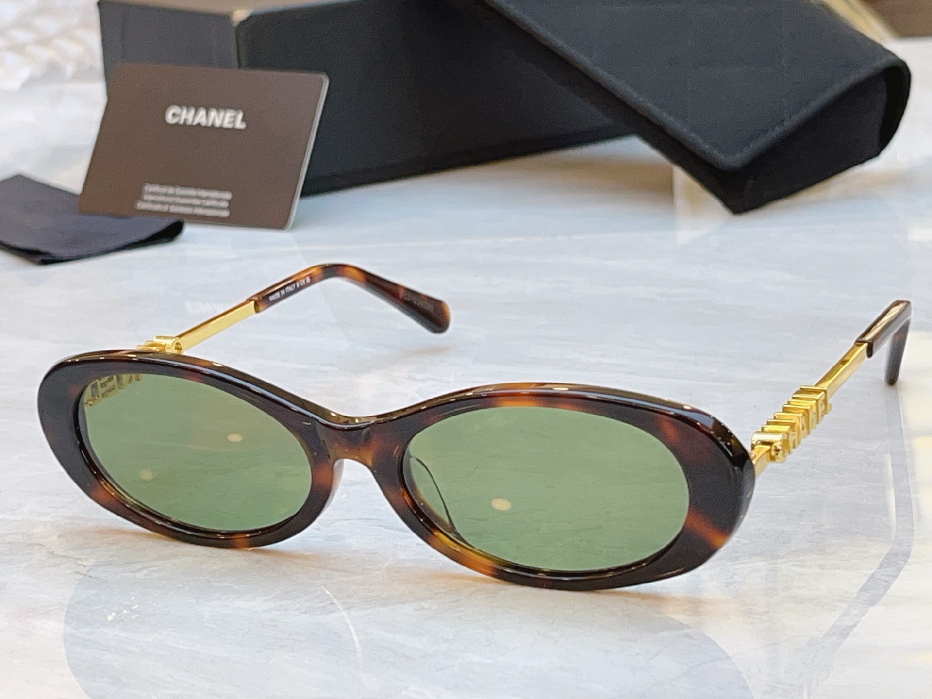 ，【CHANE*】香奈儿新款太阳镜，MODEL：CH5565A，SIZE：54口17-140
