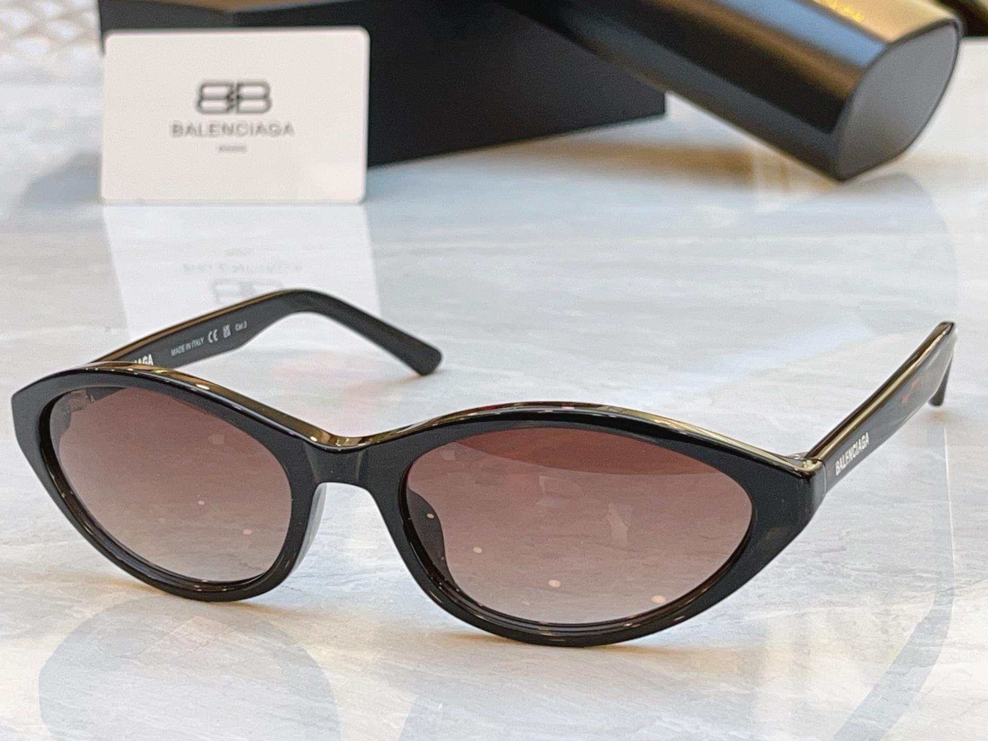 ，【BALENCIAG*】巴黎*世家新款太阳镜，MODEL：BB0402S，SIZE：59口16-135