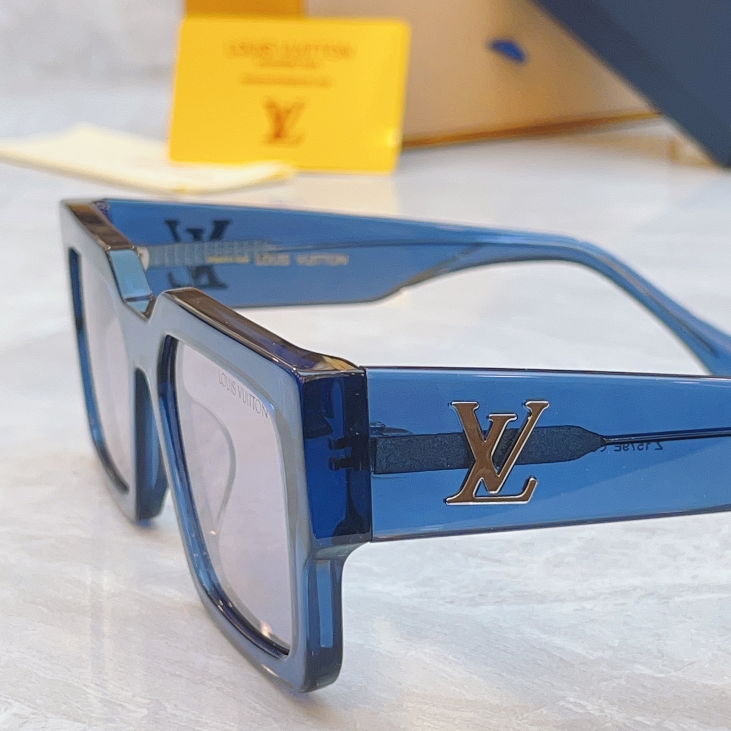 ，【LOUIS VUITTO*】路易*威登新款太阳镜，MODEL：Z1579E，SIZE：55口20-1