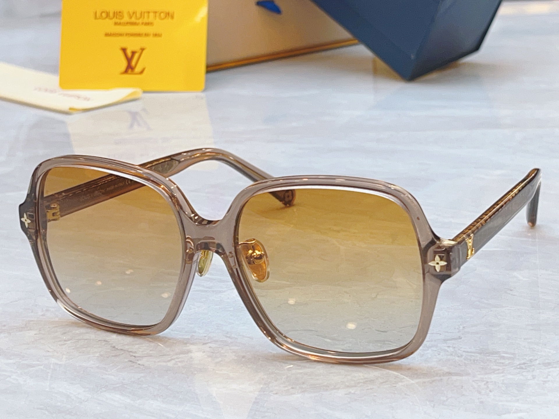 ，【LOUIS VUITTO*】路易*威登新款太阳镜，MODEL：Z3044E，SIZE：56口16-1