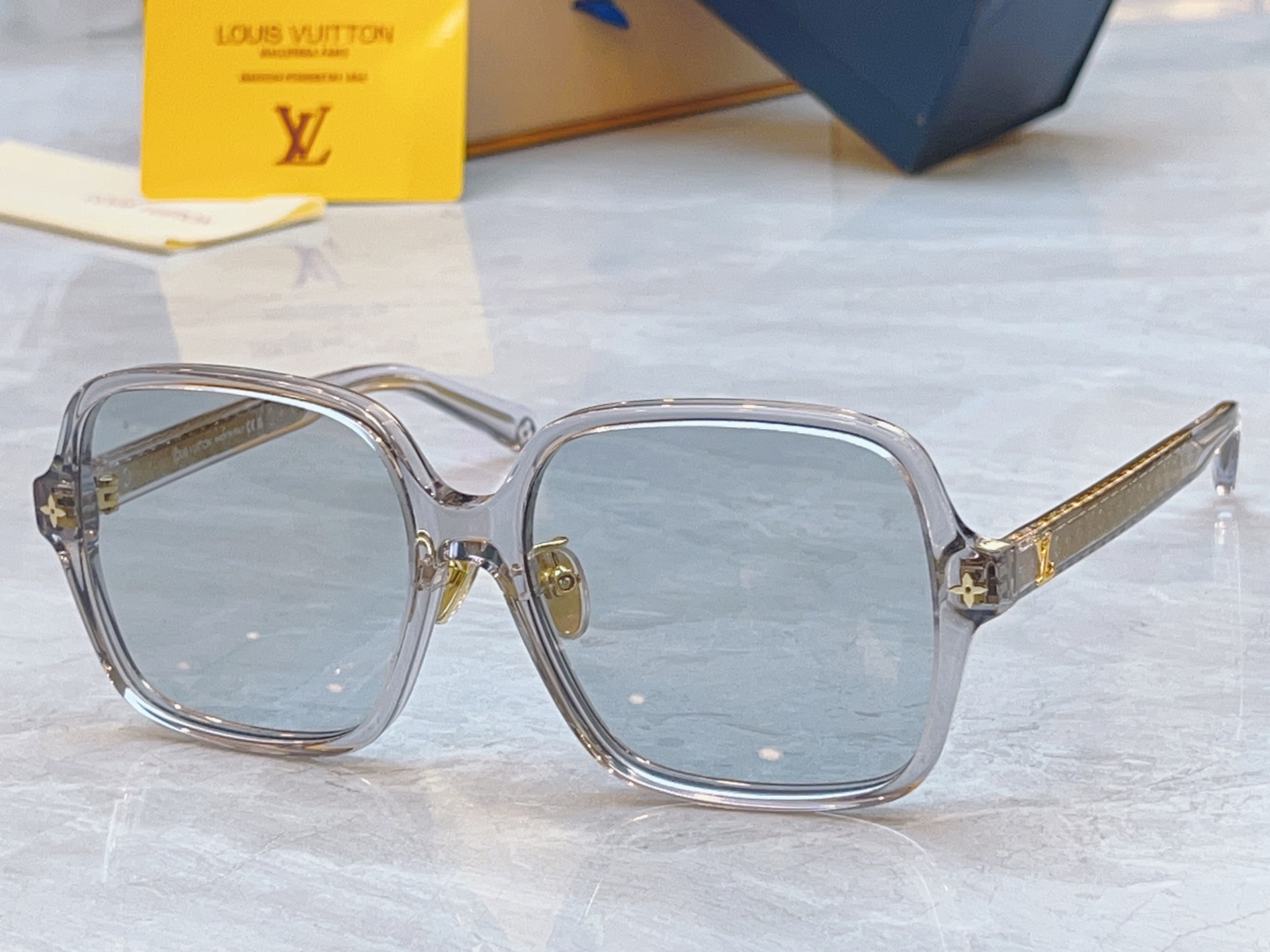 ，【LOUIS VUITTO*】路易*威登新款太阳镜，MODEL：Z3044E，SIZE：56口16-1
