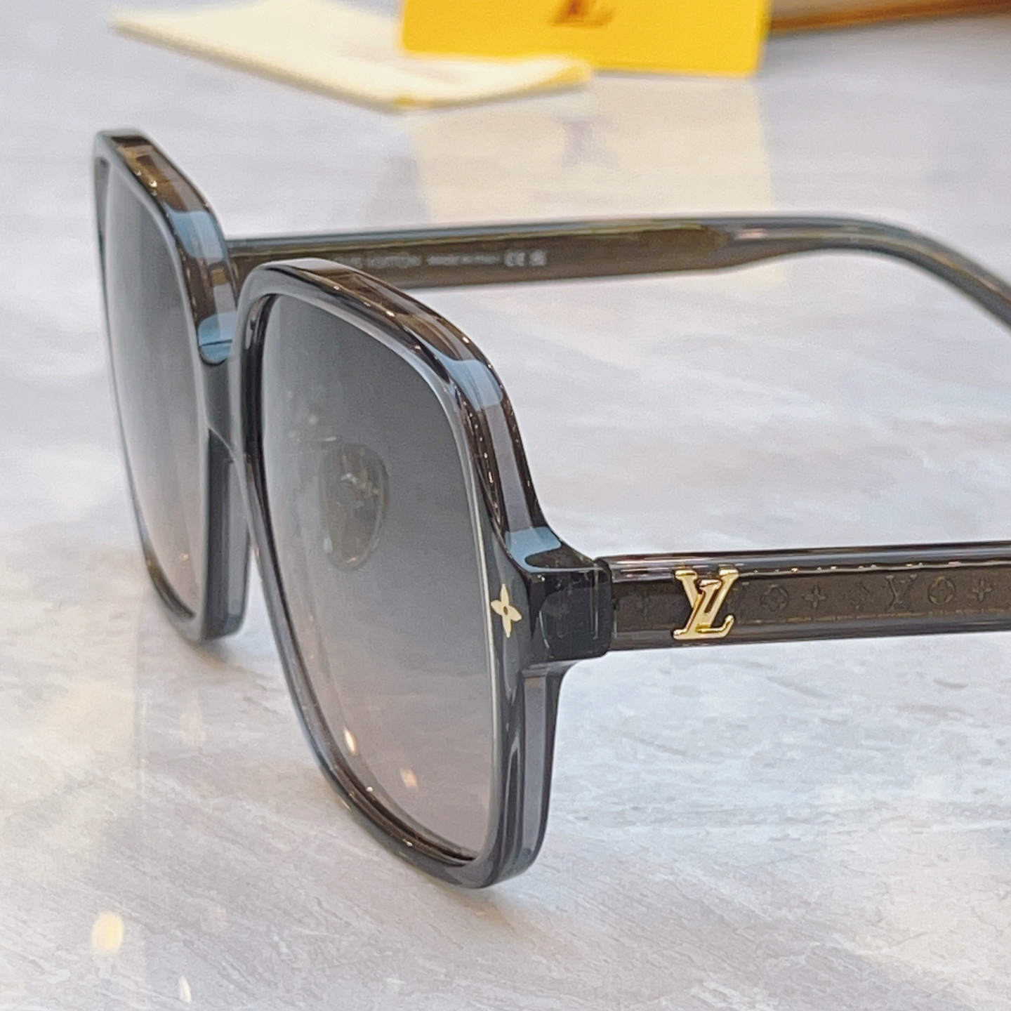 ，【LOUIS VUITTO*】路易*威登新款太阳镜，MODEL：Z3044E，SIZE：56口16-1