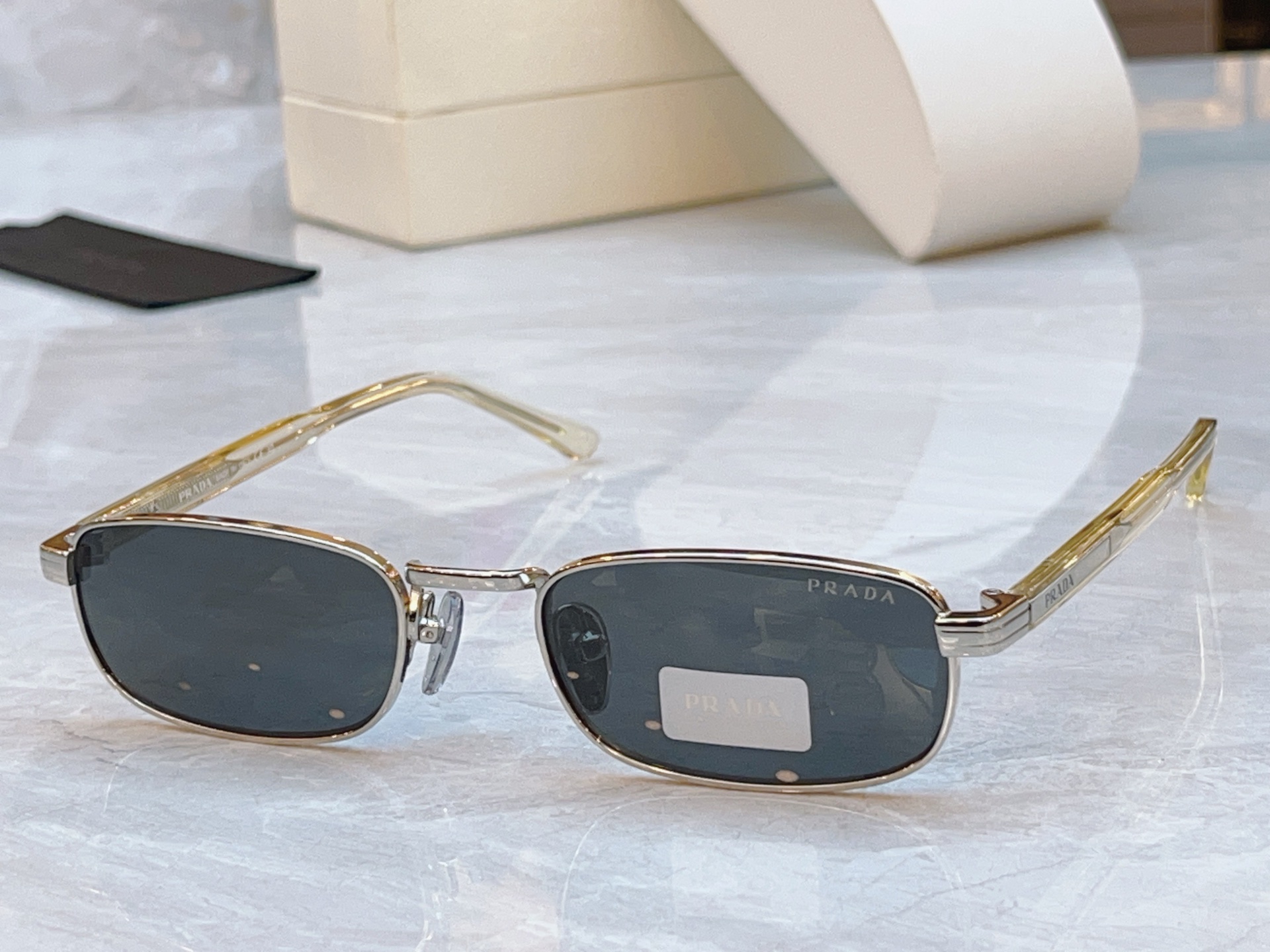 ，【PRAD*】普拉*达新款太阳镜🕶️，MODEL：PR D54S，SIZE：55口19-140