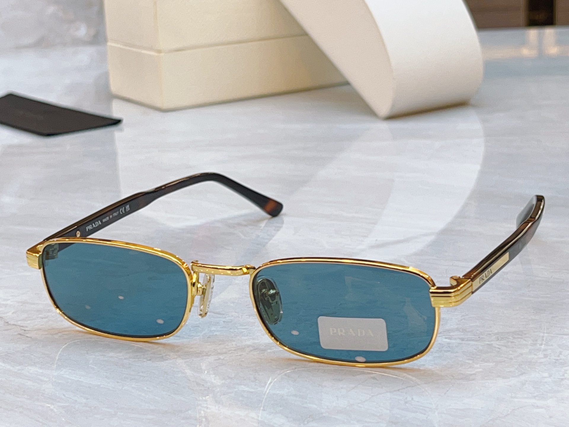 ，【PRAD*】普拉*达新款太阳镜🕶️，MODEL：PR D54S，SIZE：55口19-140