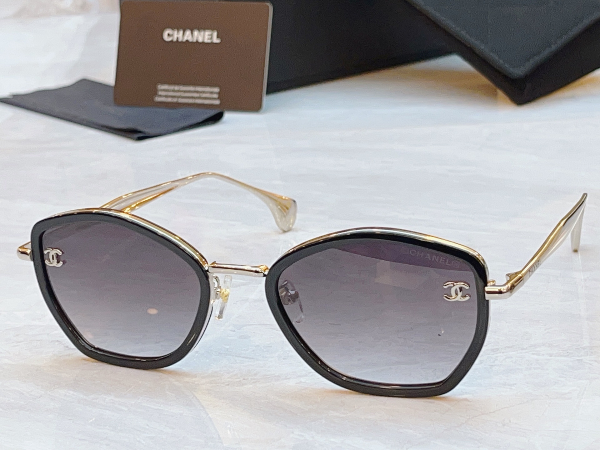 ，【CHANE*】香奈儿新款太阳镜，MODEL：CH5509-H，SIZE：58口22-145