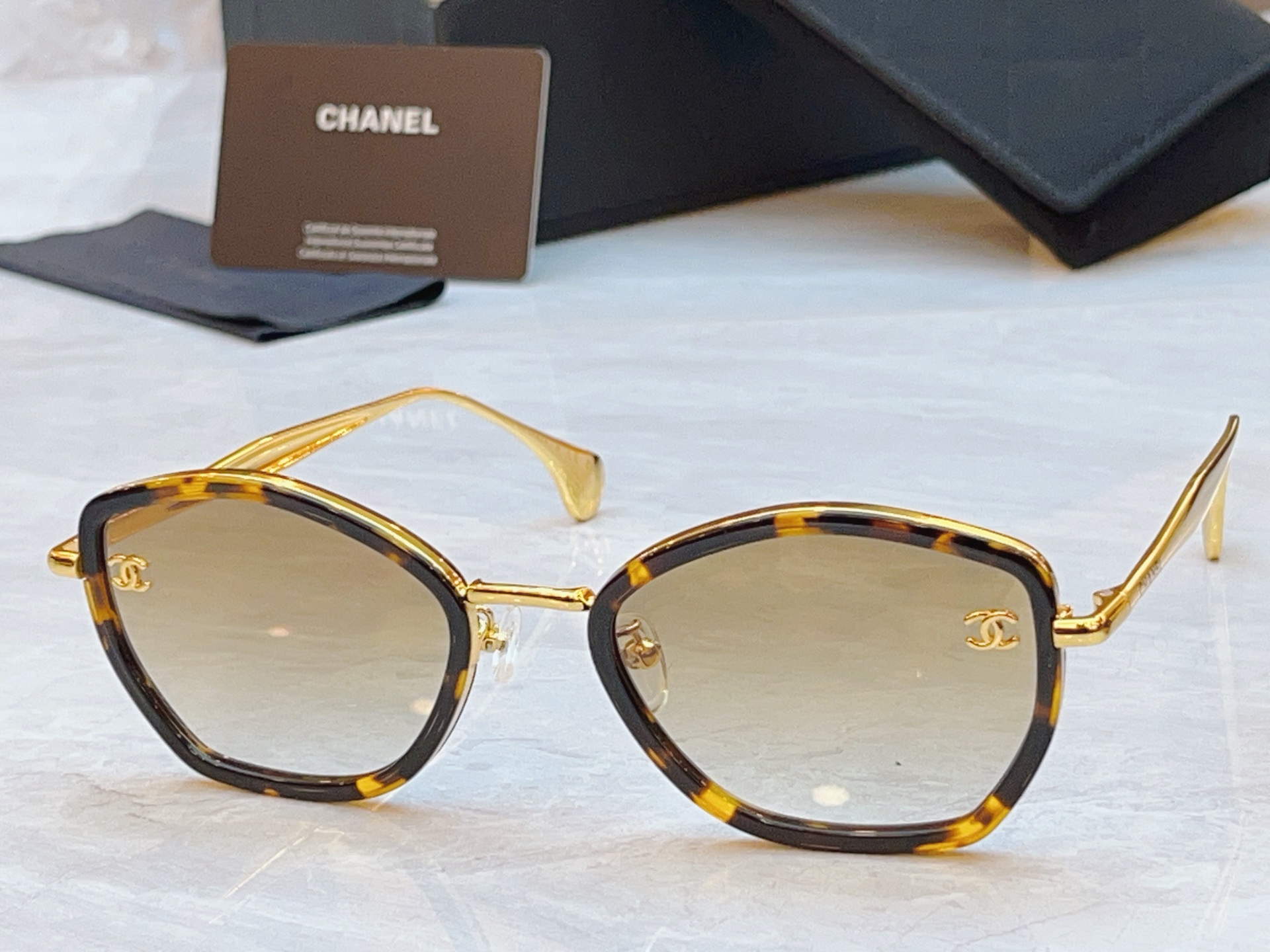 ，【CHANE*】香奈儿新款太阳镜，MODEL：CH5509-H，SIZE：58口22-145