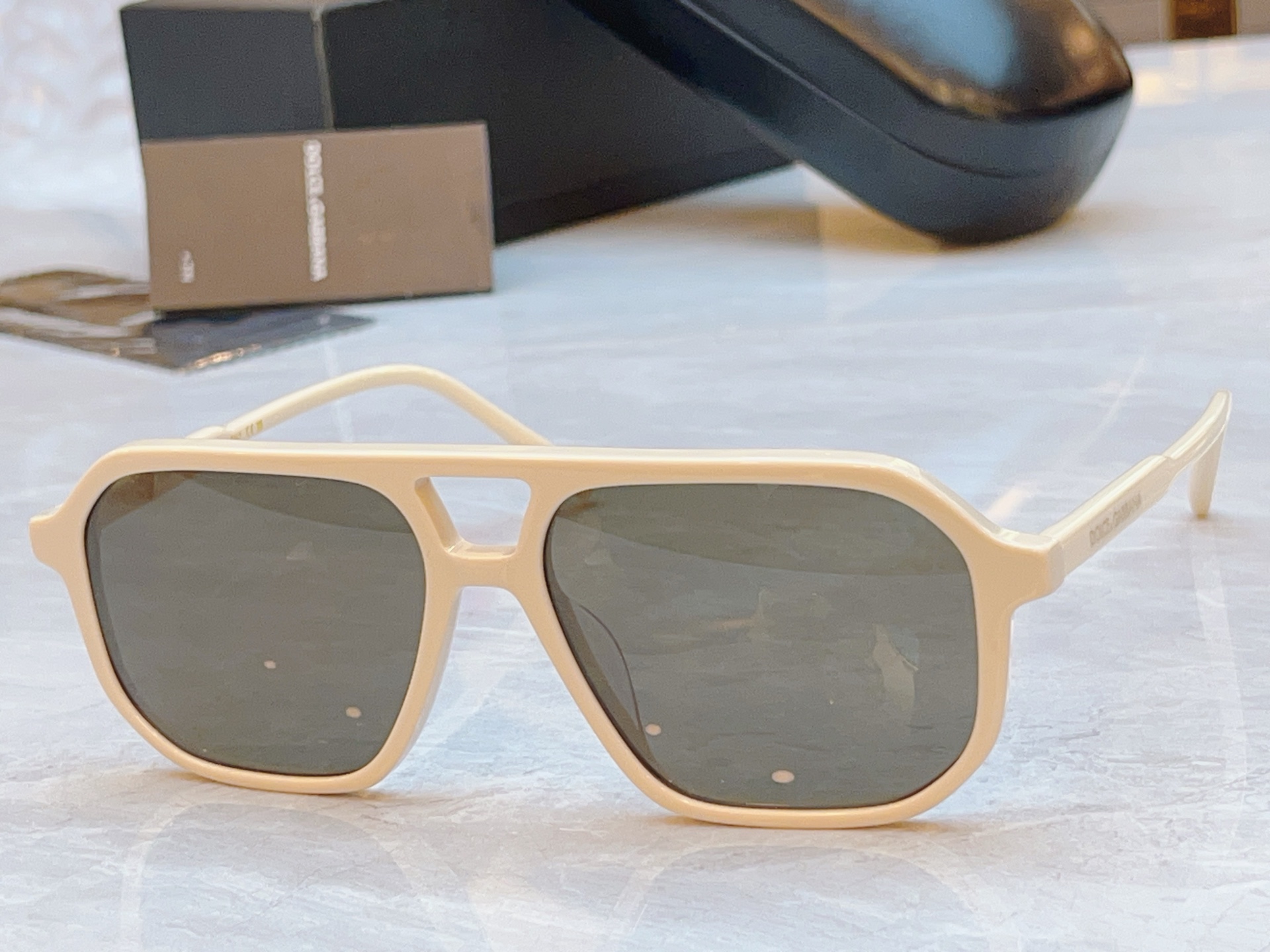 ，【DOLCE & GABBAN*】D*G新款太阳镜，MODEL：DG4541，SIZE：59口15-1
