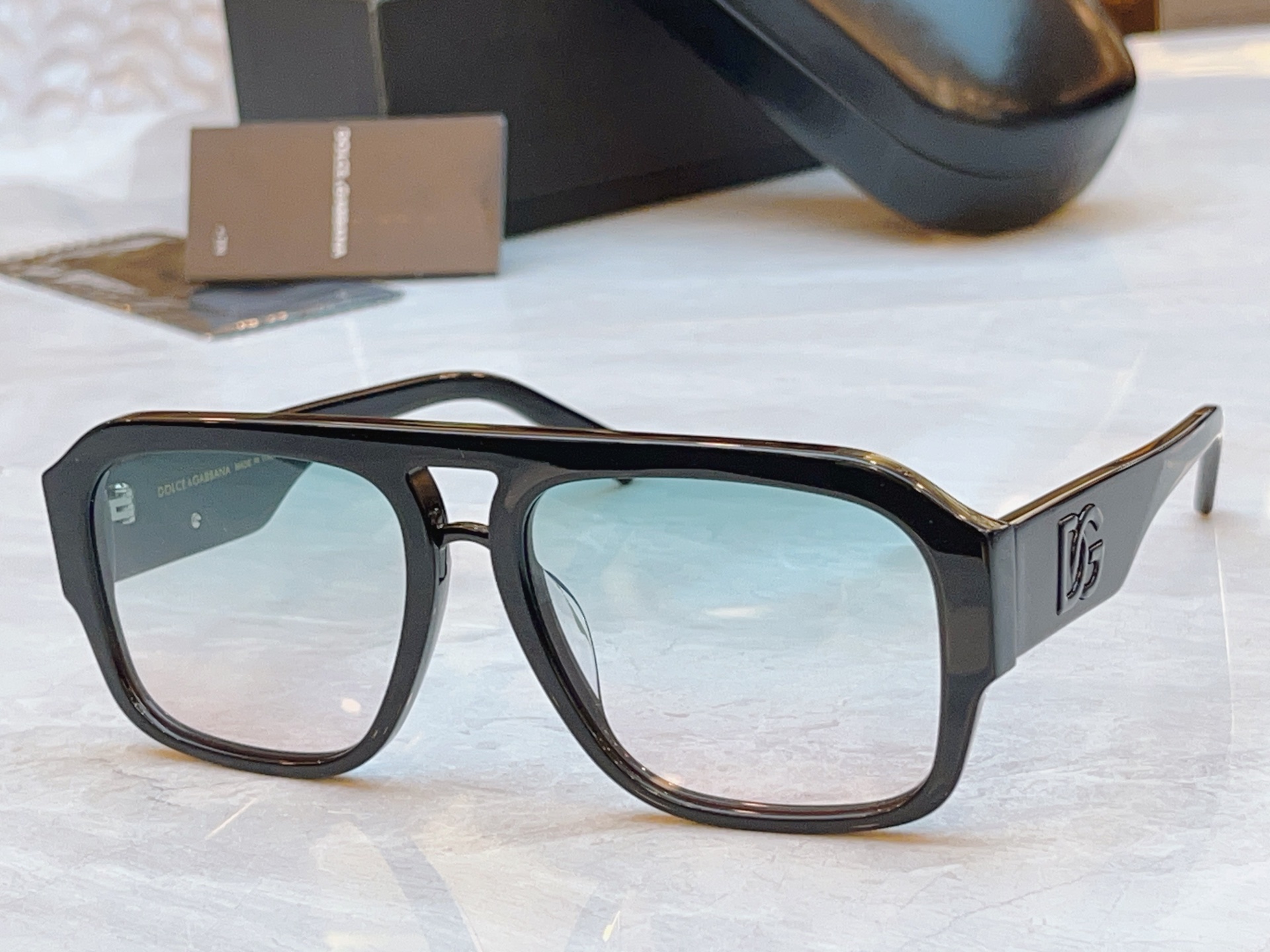，【DOLCE & GABBAN*】D*G新款太阳镜，MODEL：DG4403，SIZE：57口18-1