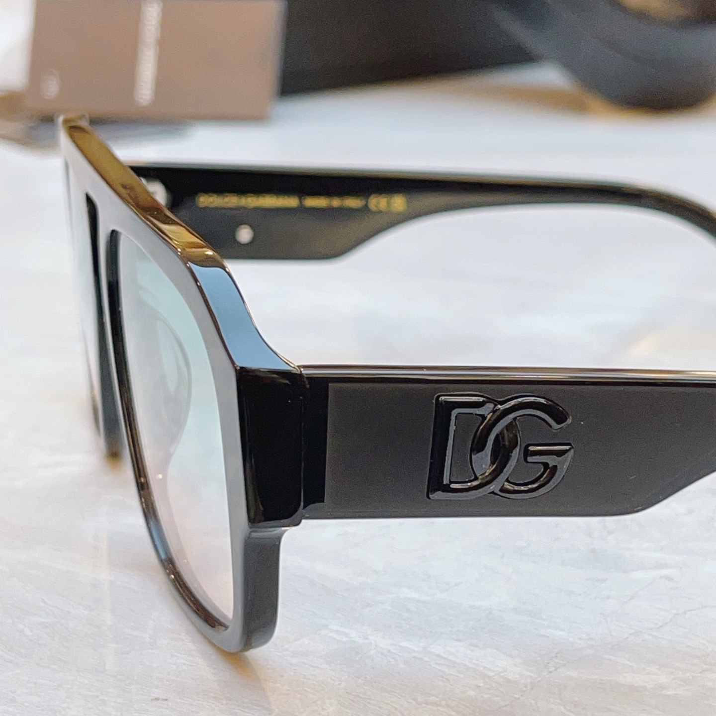 ，【DOLCE & GABBAN*】D*G新款太阳镜，MODEL：DG4403，SIZE：57口18-1