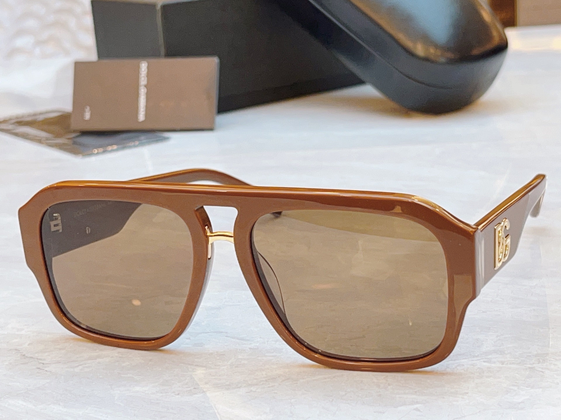 ，【DOLCE & GABBAN*】D*G新款太阳镜，MODEL：DG4403，SIZE：57口18-1