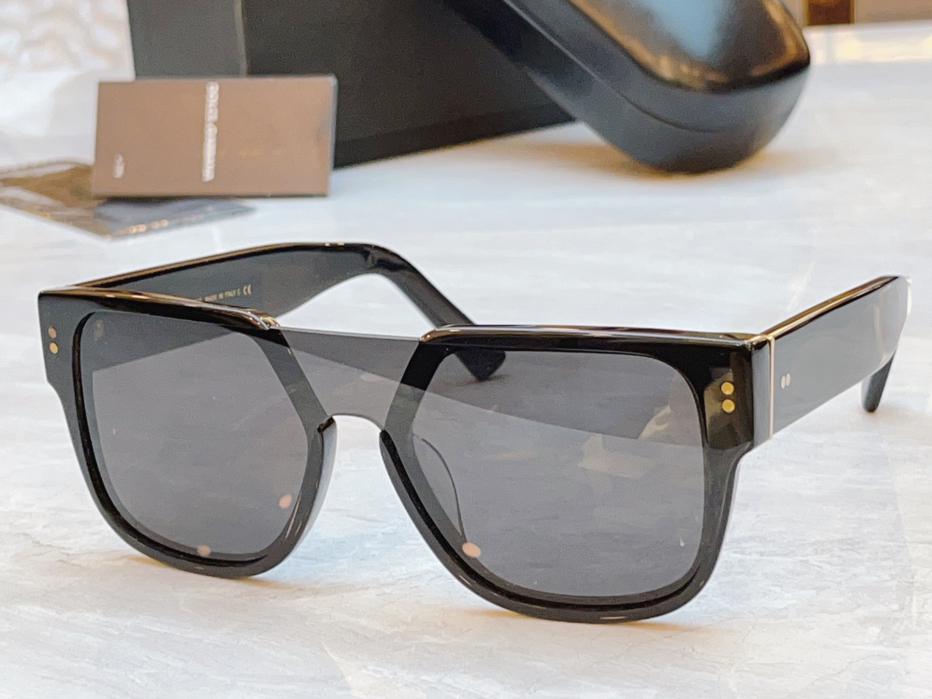 ，【DOLCE & GABBAN*】D*G新款太阳镜，MODEL：DG4356，SIZE：149口140