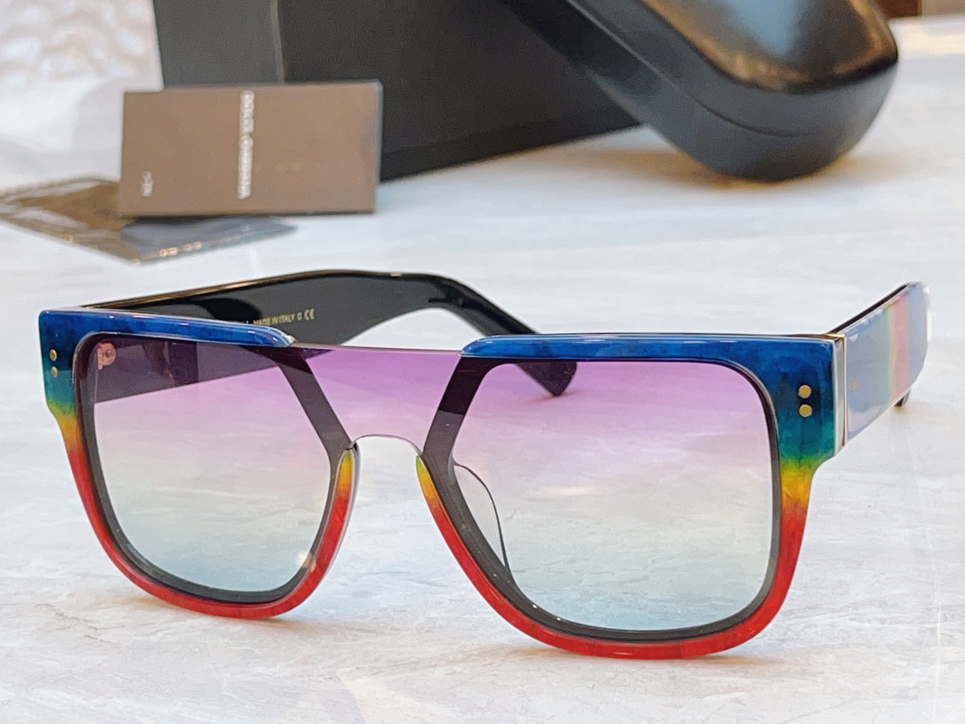 ，【DOLCE & GABBAN*】D*G新款太阳镜，MODEL：DG4356，SIZE：149口140