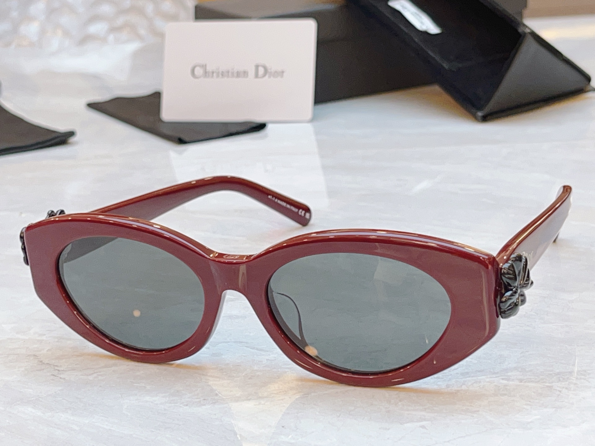 ，【DIO* 】迪*奥新款太阳镜，MODEL：Dior Clover B1I，SIZE：52口19-14