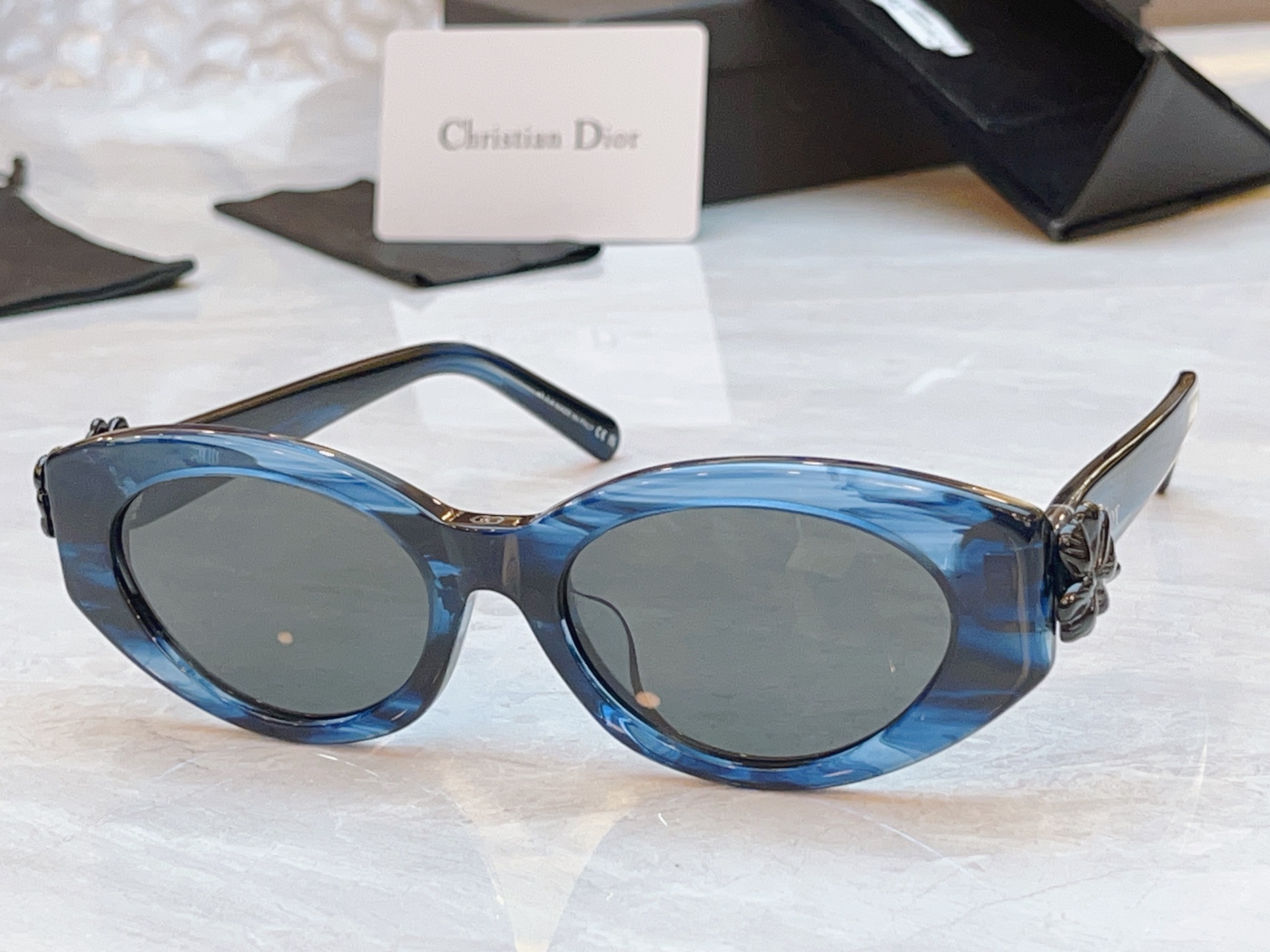 ，【DIO* 】迪*奥新款太阳镜，MODEL：Dior Clover B1I，SIZE：52口19-14