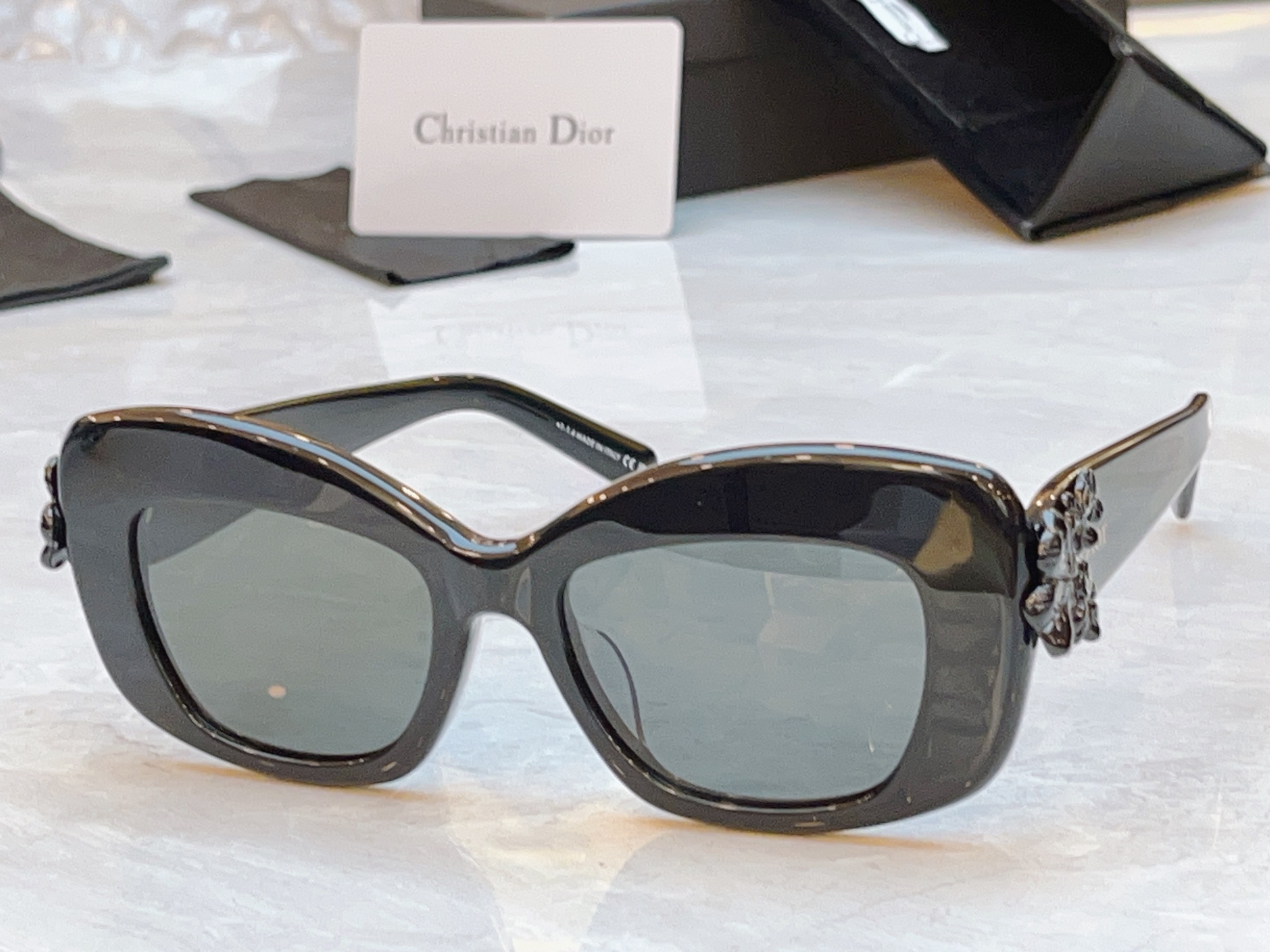 ，【DIO* 】迪*奥新款太阳镜，MODEL：Dior Clover S3I，SIZE：51口18-14