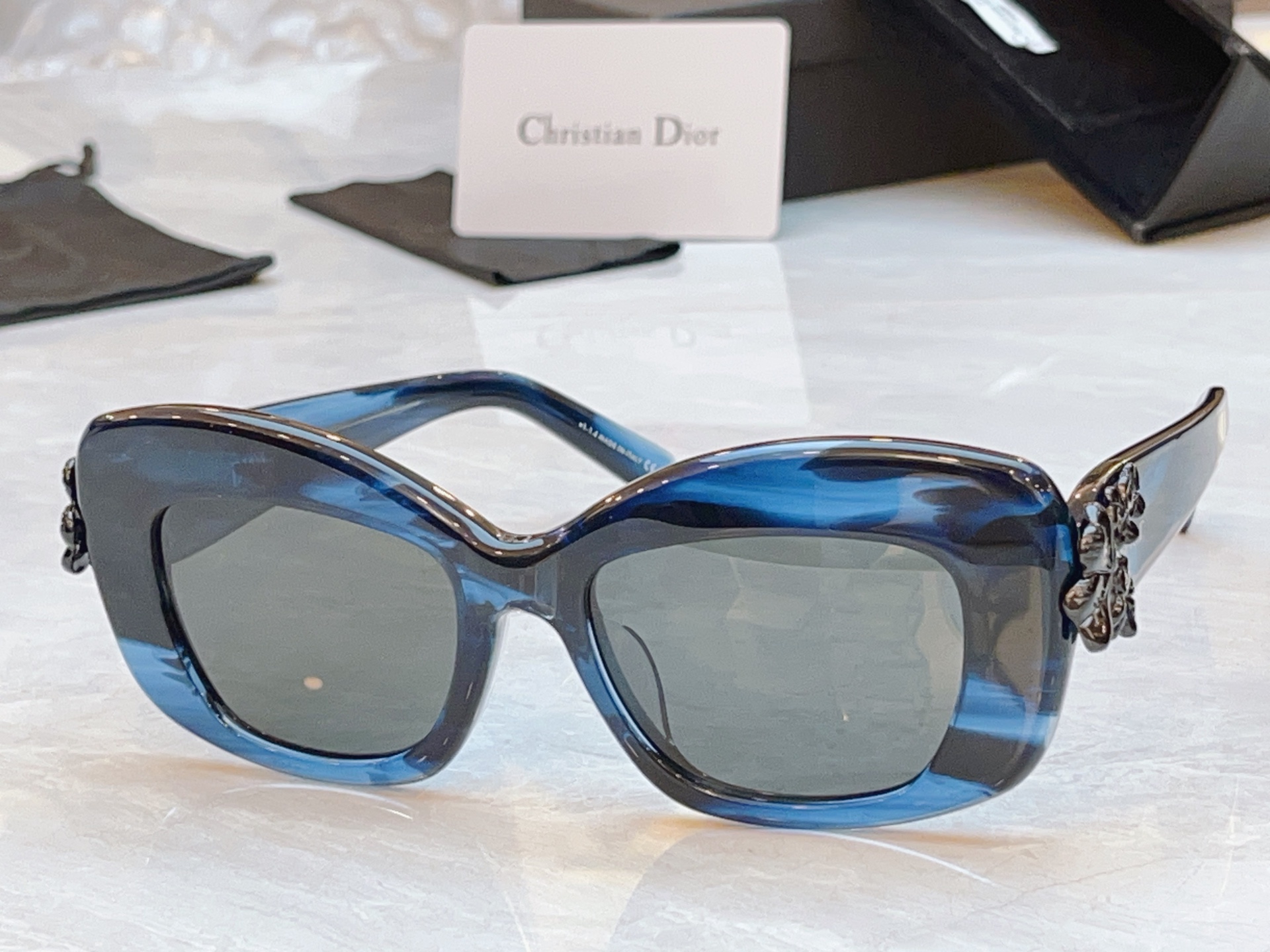 ，【DIO* 】迪*奥新款太阳镜，MODEL：Dior Clover S3I，SIZE：51口18-14