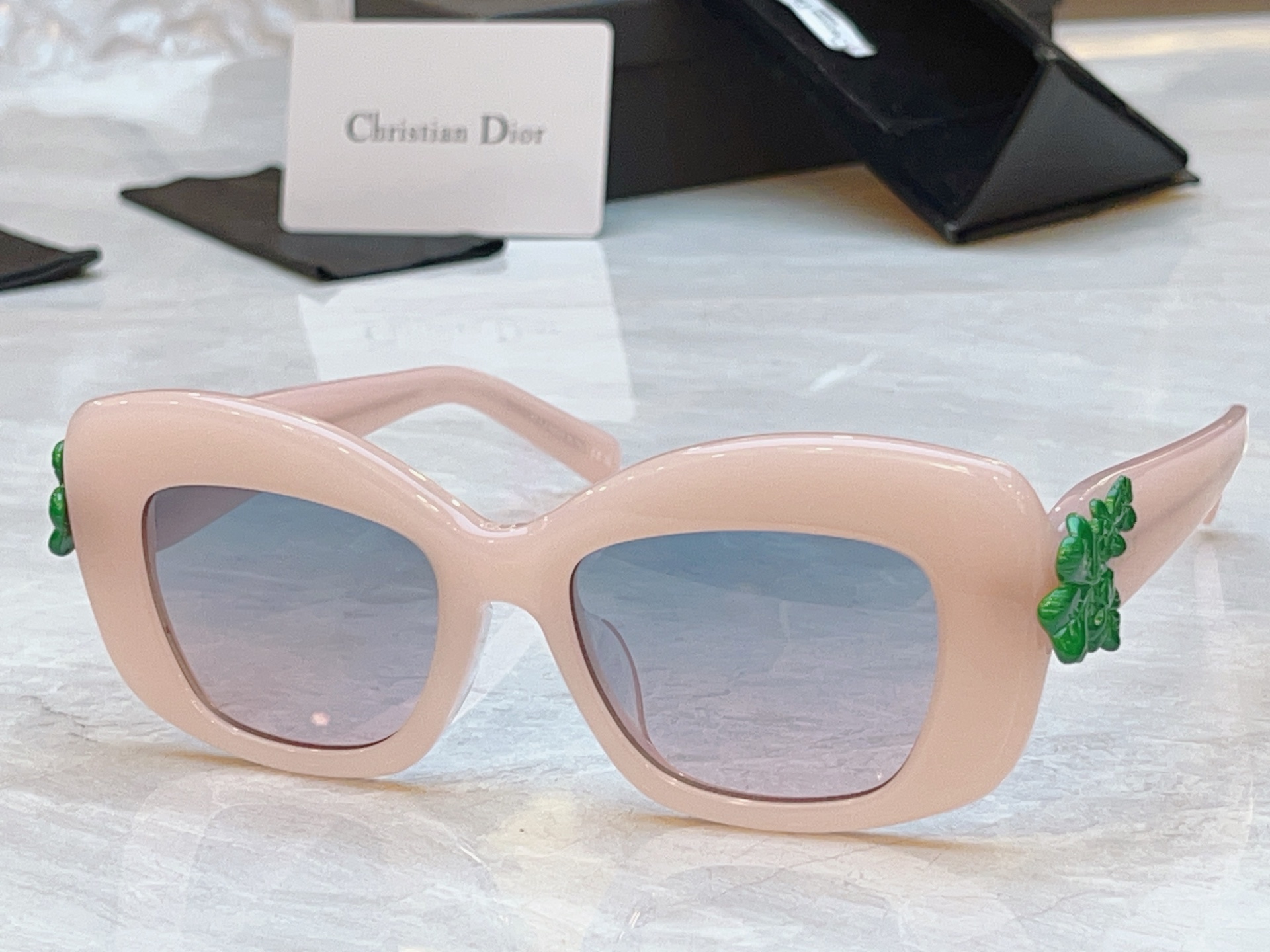 ，【DIO* 】迪*奥新款太阳镜，MODEL：Dior Clover S3I，SIZE：51口18-14
