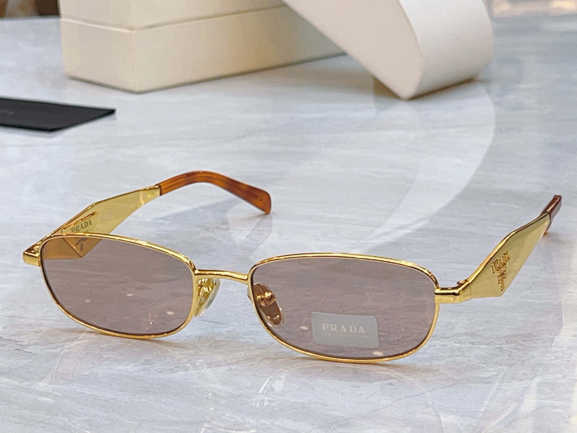 ，【PRAD*】普拉*达新款太阳镜🕶️，MODEL：PR D51S，SIZE：55口18-140