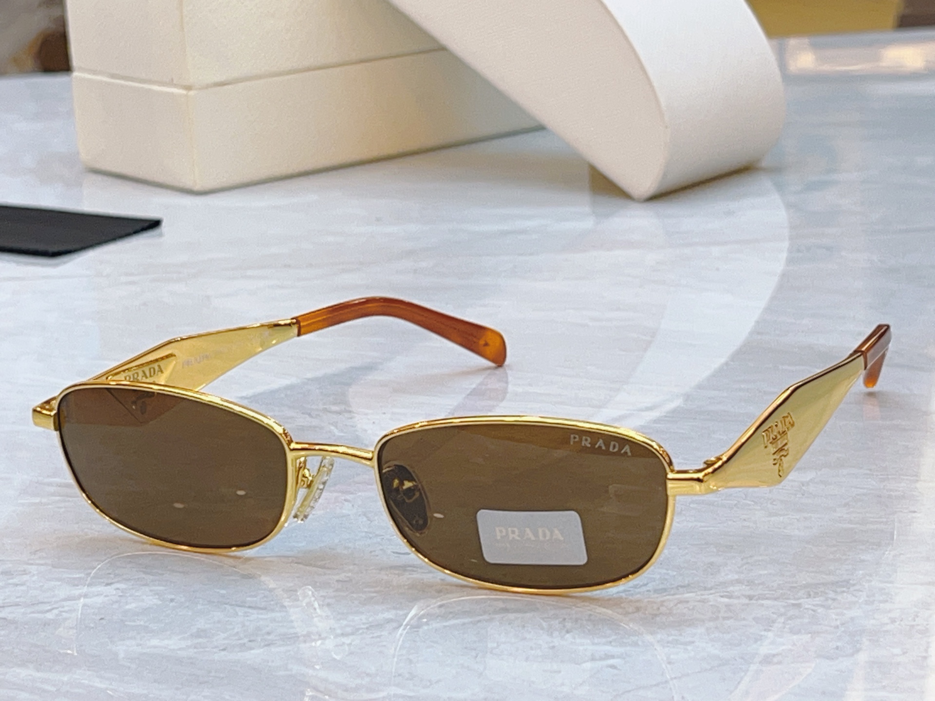 ，【PRAD*】普拉*达新款太阳镜🕶️，MODEL：PR D51S，SIZE：55口18-140
