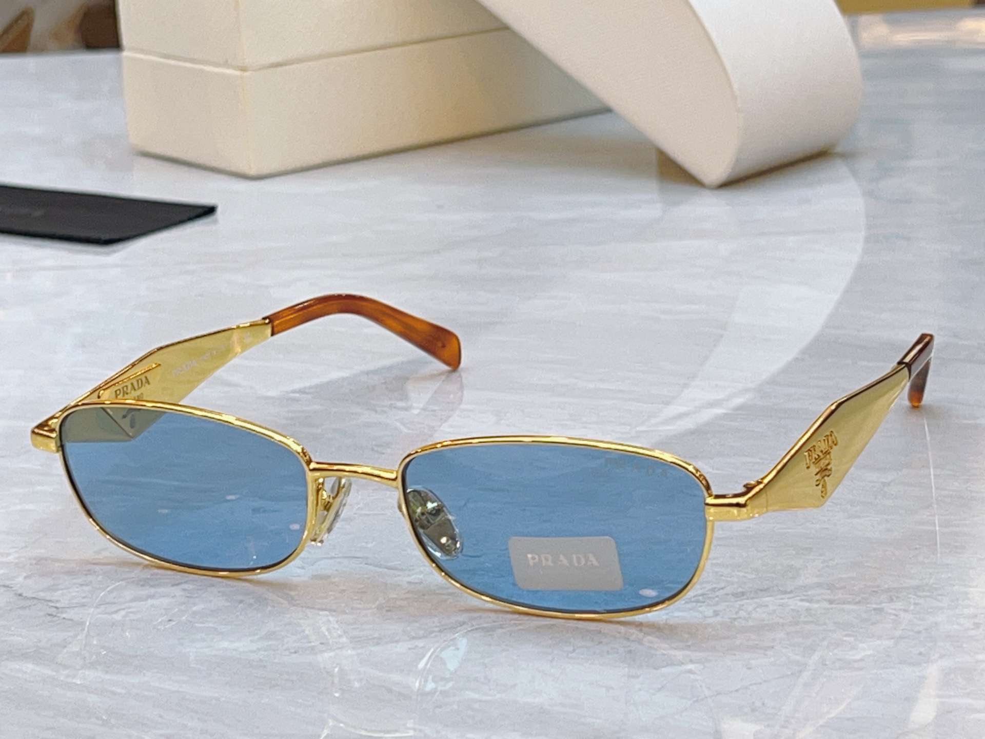 ，【PRAD*】普拉*达新款太阳镜🕶️，MODEL：PR D51S，SIZE：55口18-140