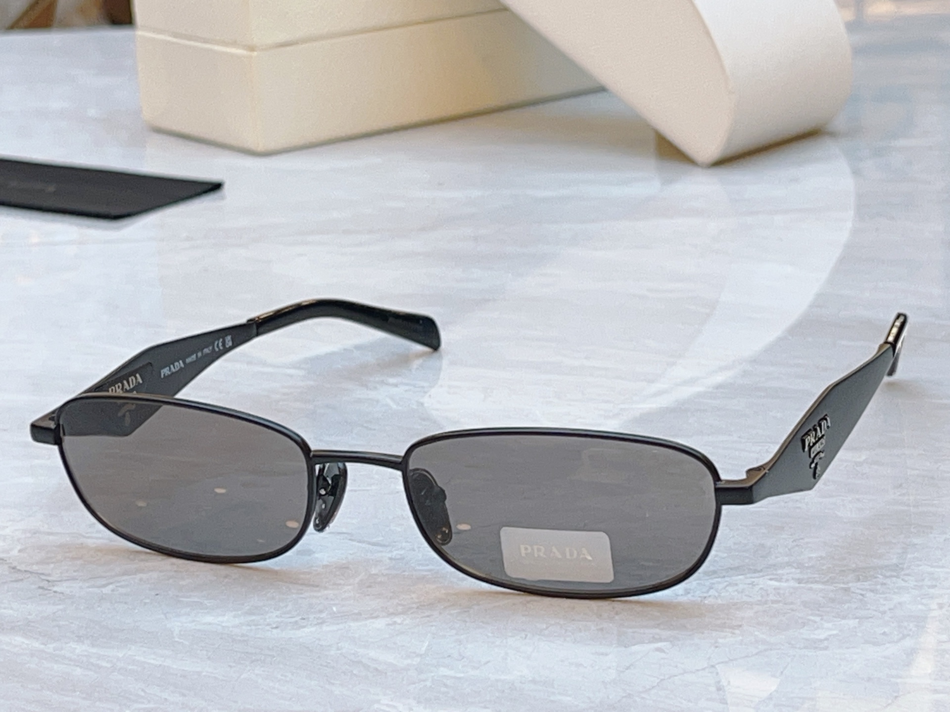 ，【PRAD*】普拉*达新款太阳镜🕶️，MODEL：PR D51S，SIZE：55口18-140