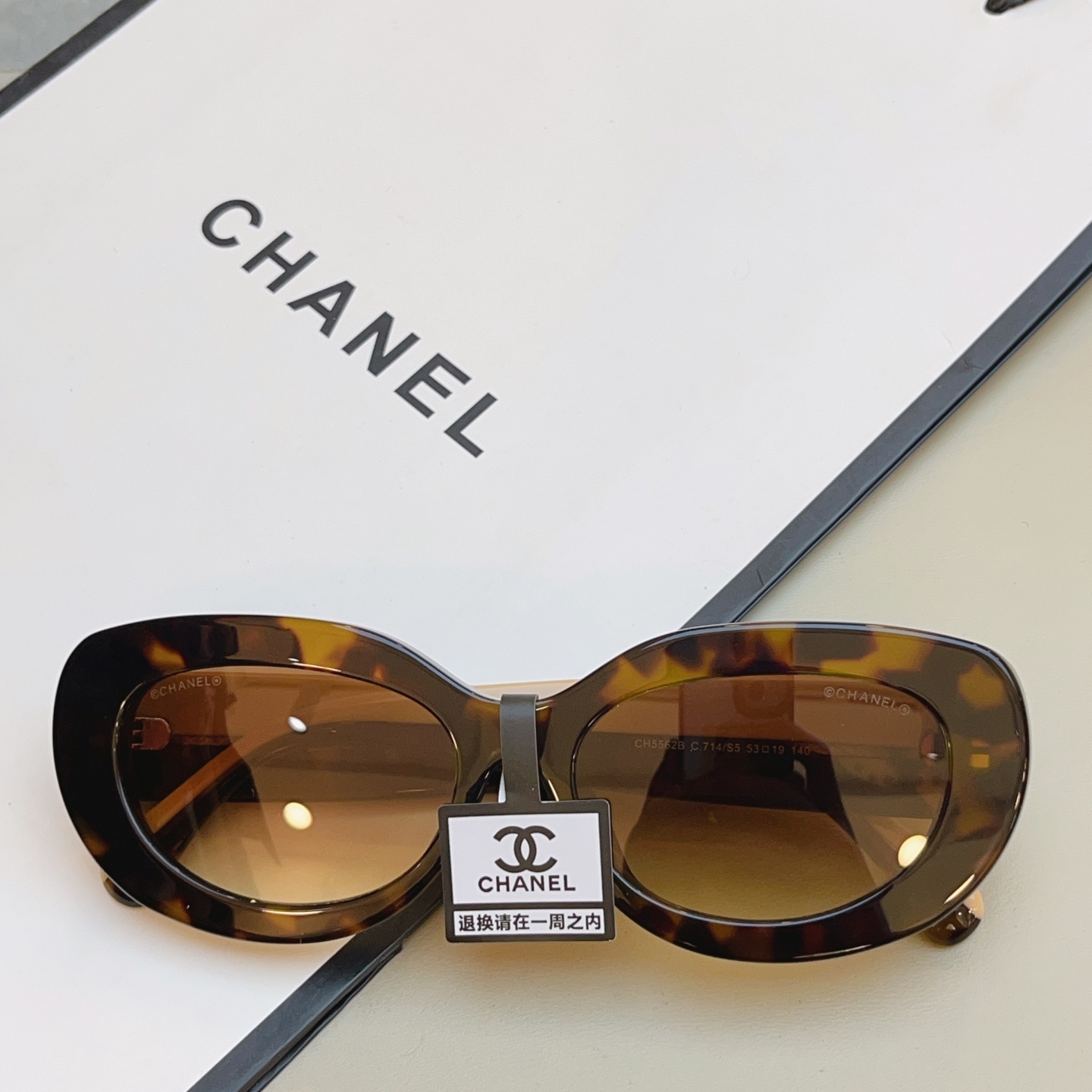 ，【CHANE*】香奈儿新款太阳镜 高版本✨，MODEL：CH5562B，SIZE：53口19-140